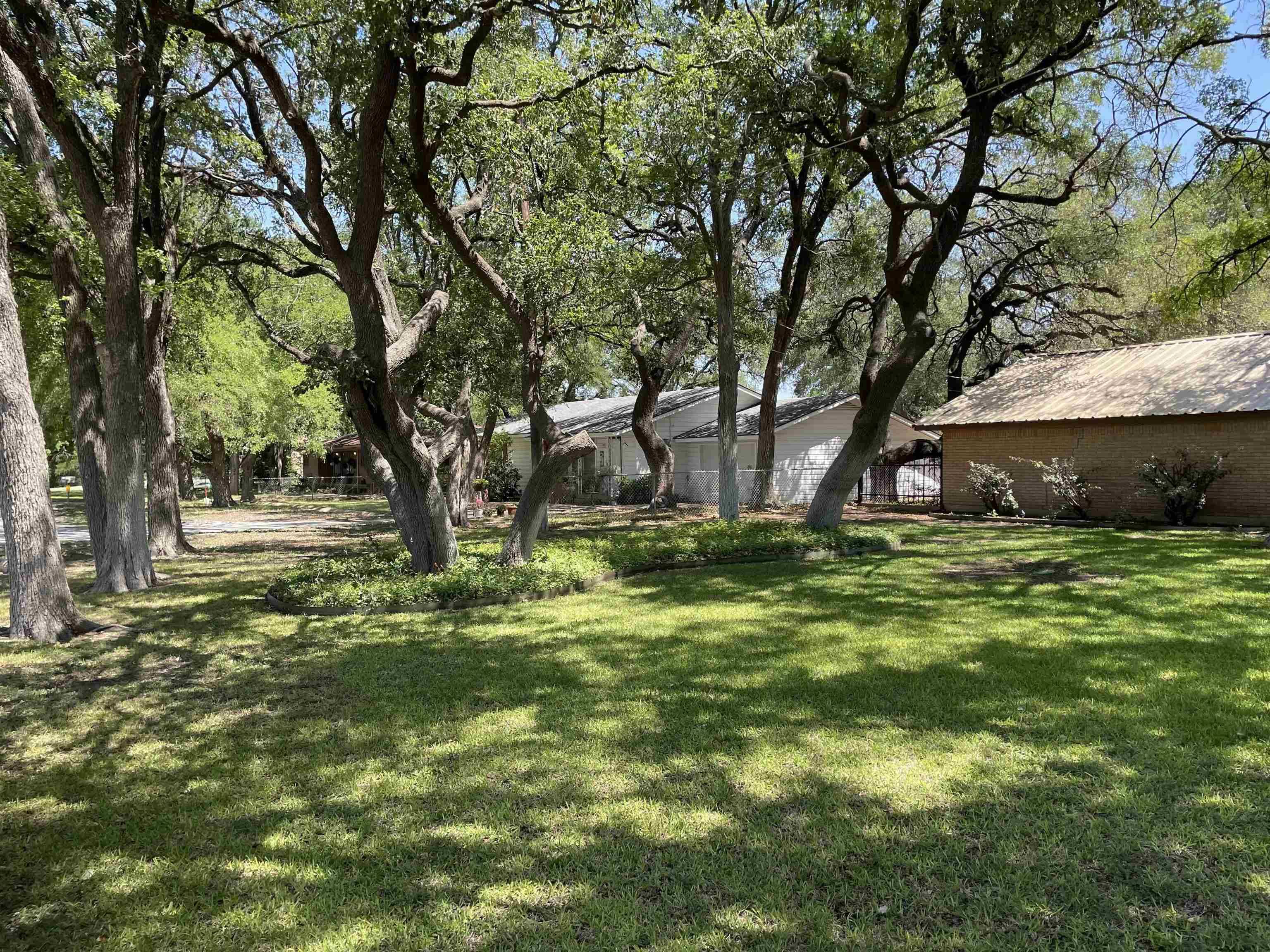 San Saba, TX 76877,2307 W Wallace ST