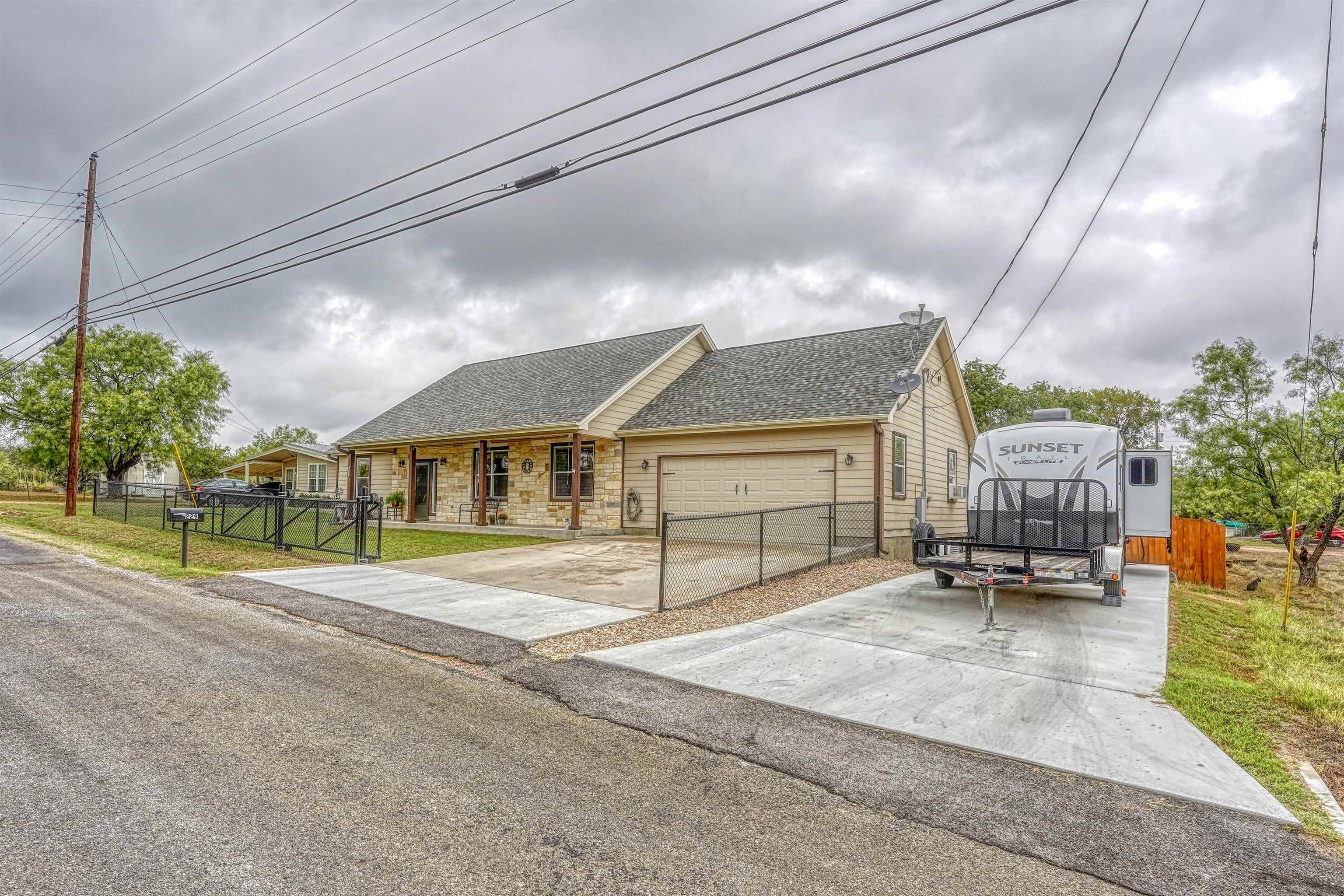 Granite Shoals, TX 78654,229 E Bluebriar