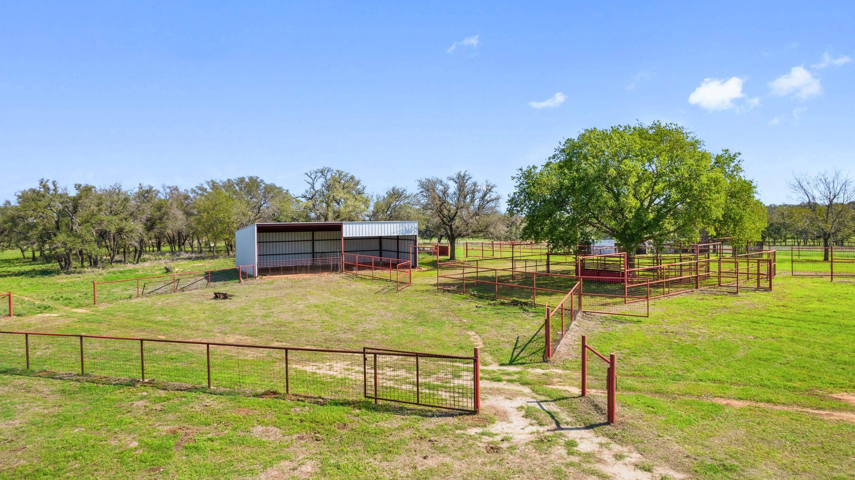 Round Mountain, TX 78663,204 Mezger LN