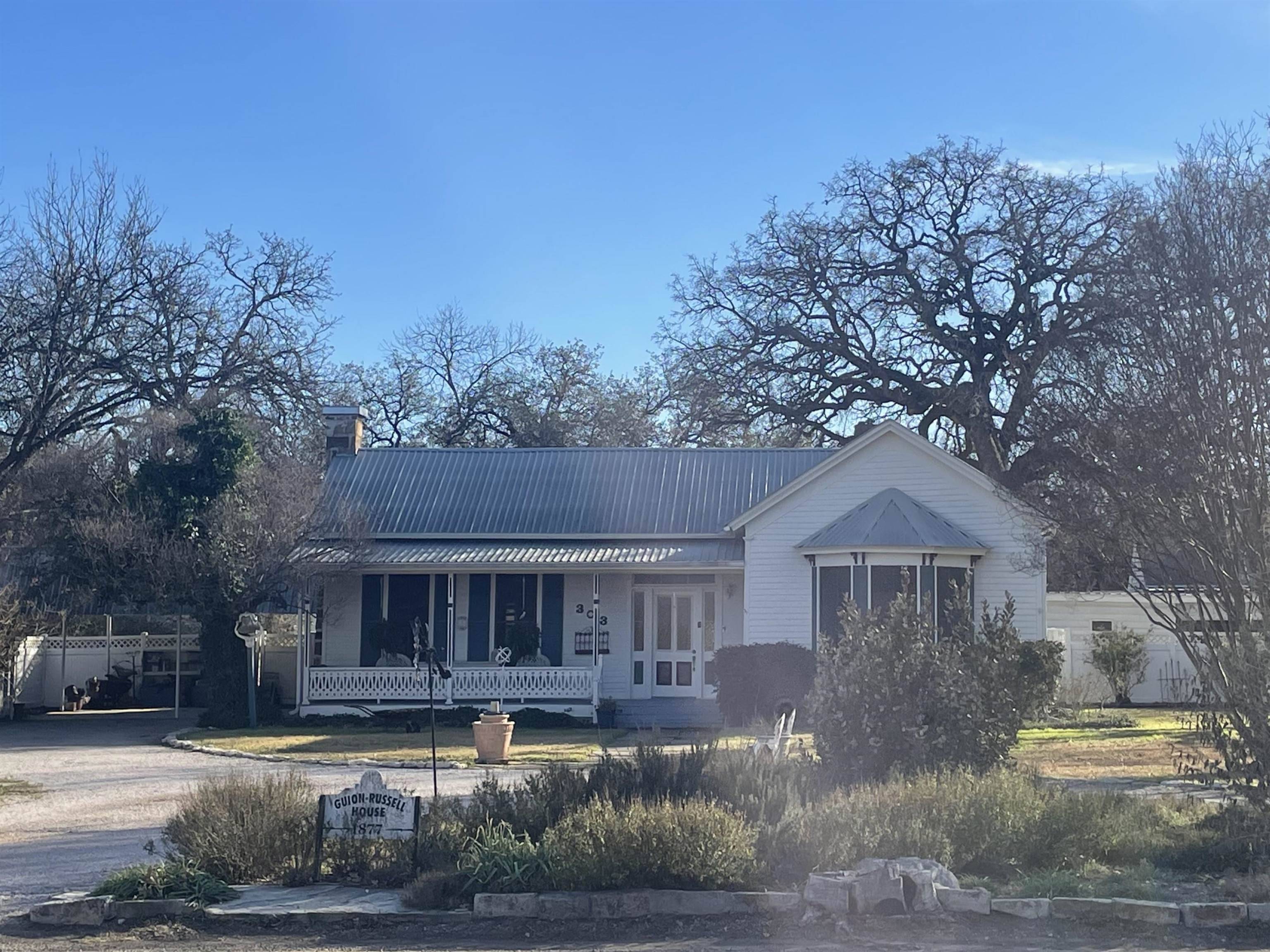 San Saba, TX 76877,303 W Dry ST