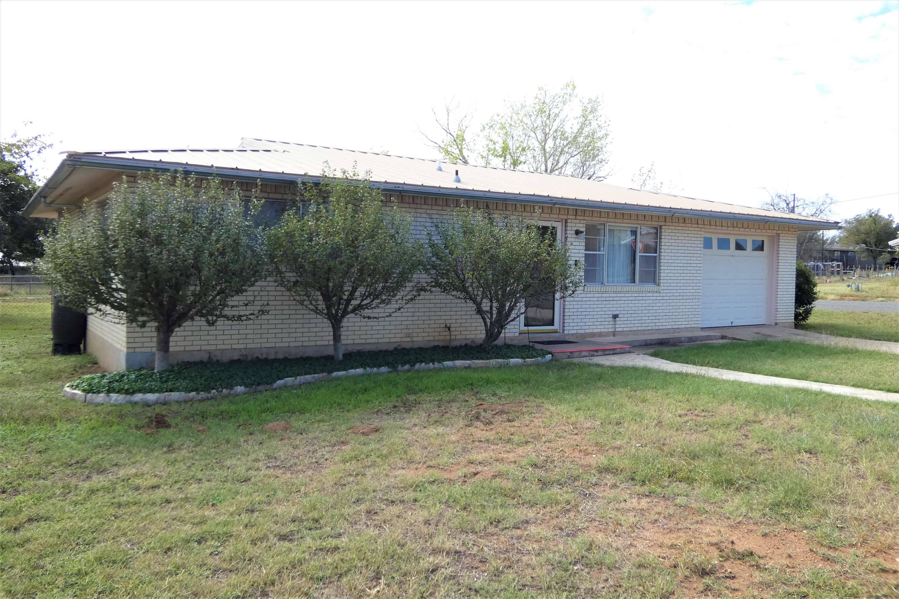 Llano, TX 78643,1102 E Brown St