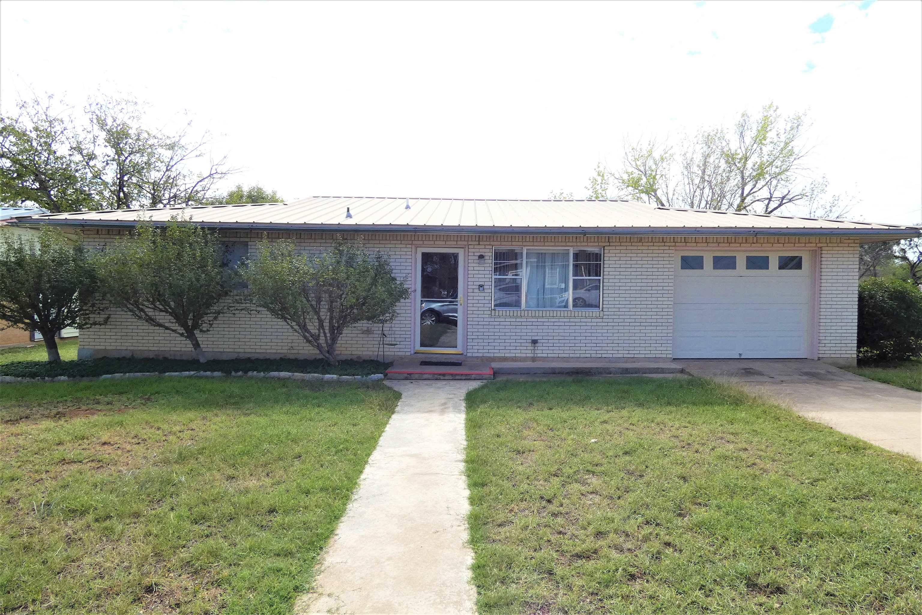 Llano, TX 78643,1102 E Brown St