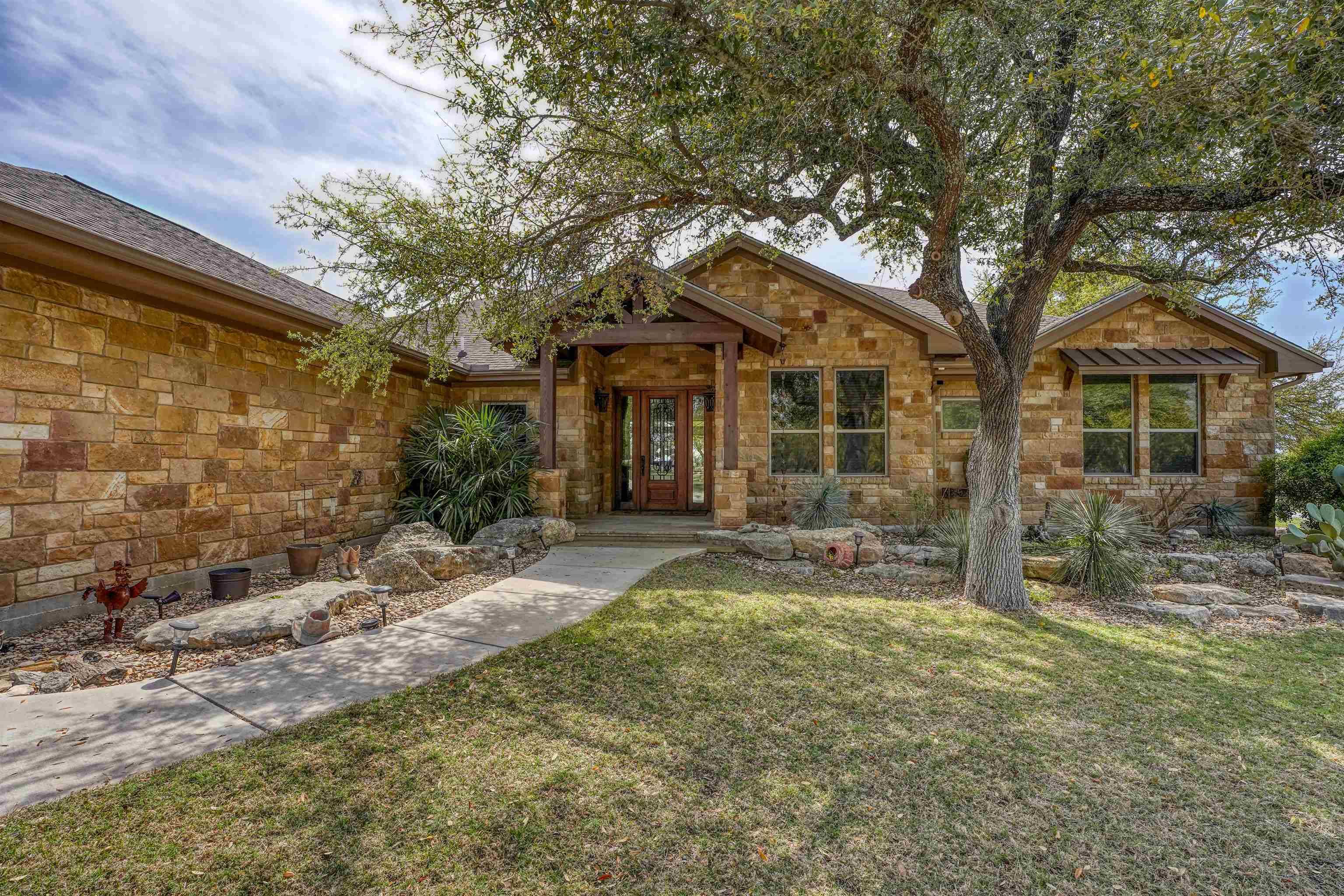 Round Mountain, TX 78663-6028,101 Crooked Oak LN