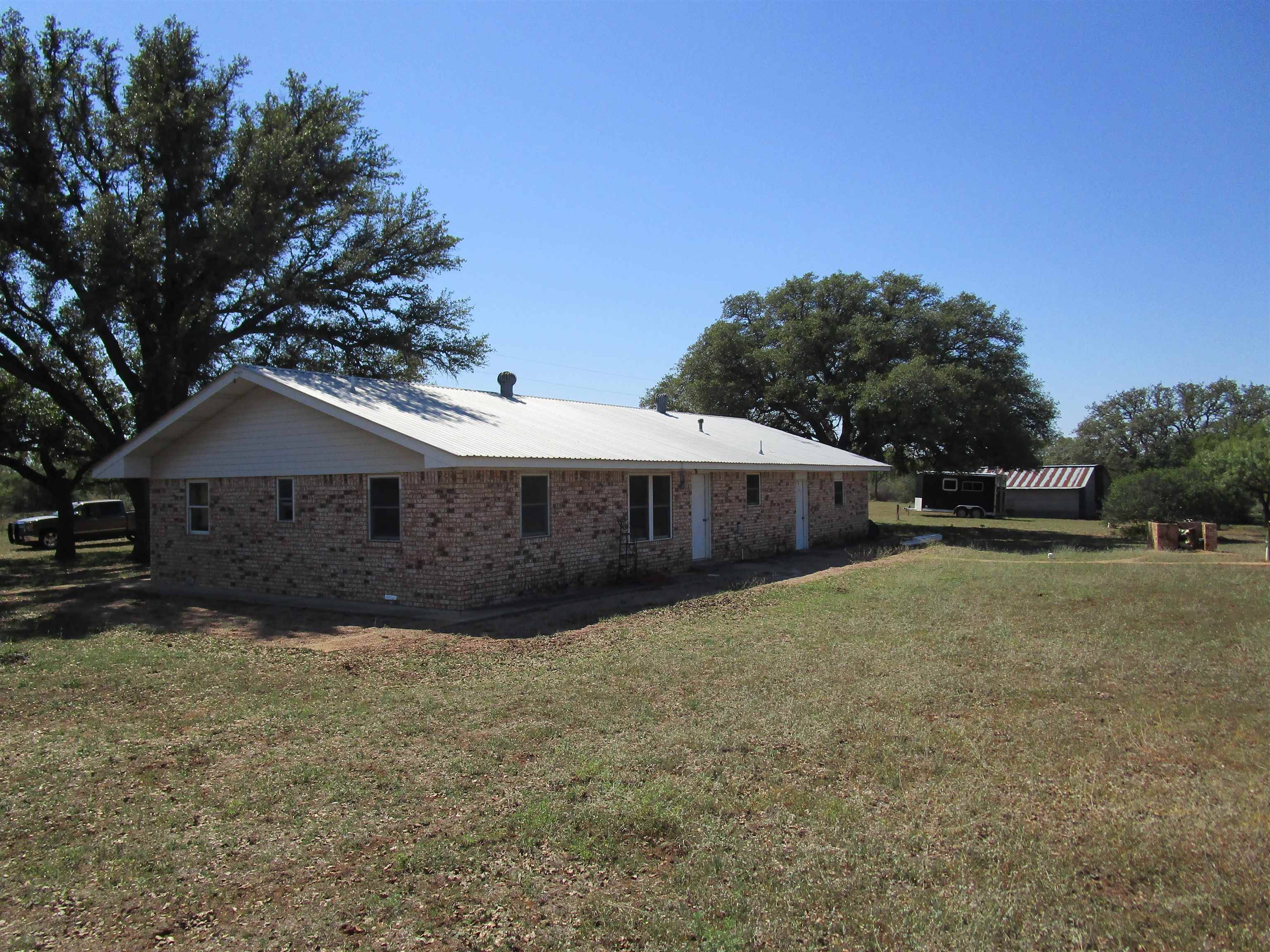 Llano, TX 78643,378 CR 117