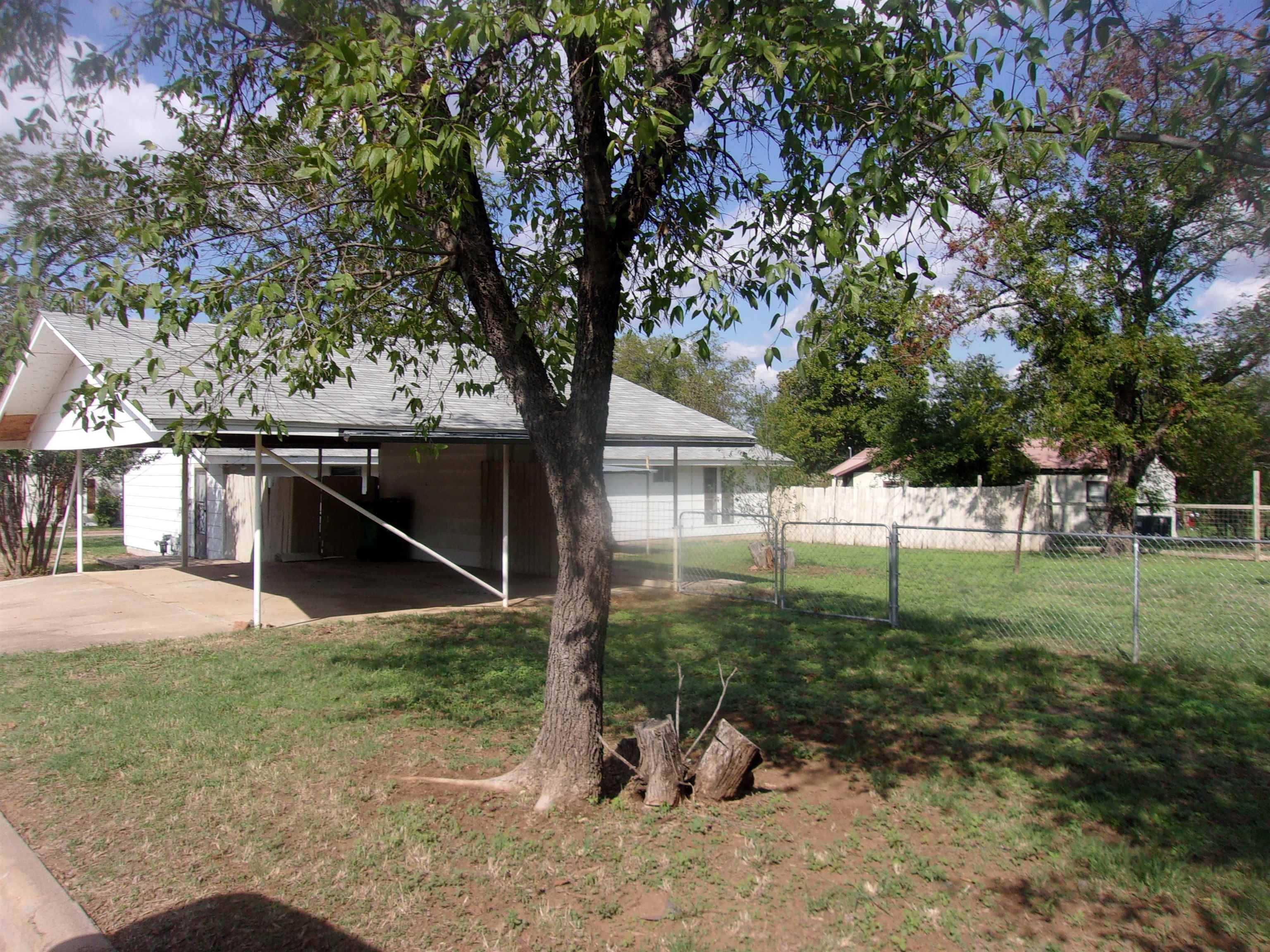 Llano, TX 78643,900 E WALLACE