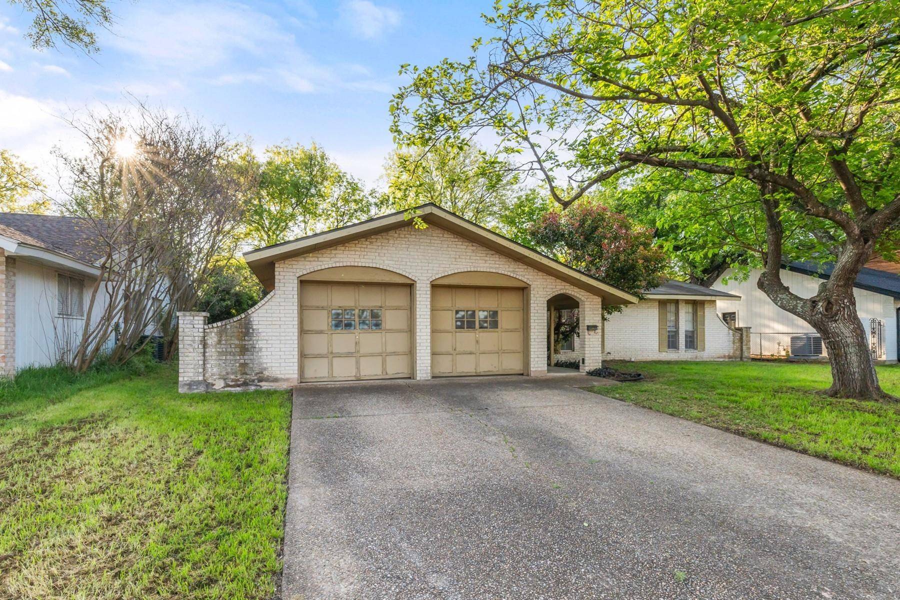 Austin, IN 78757,8713 Dawnridge CIR