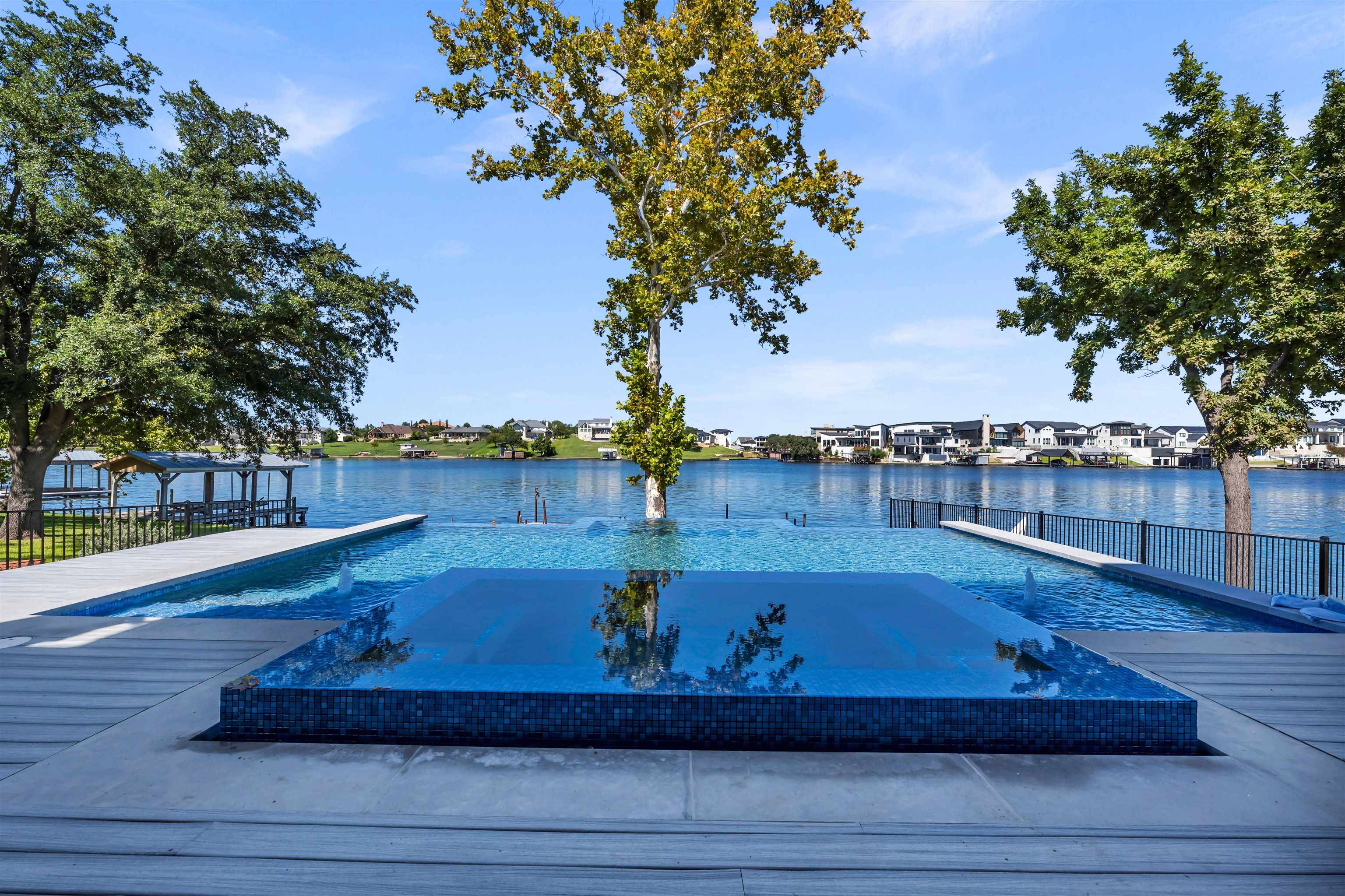 Kingsland, TX 78639,509 Lake Street