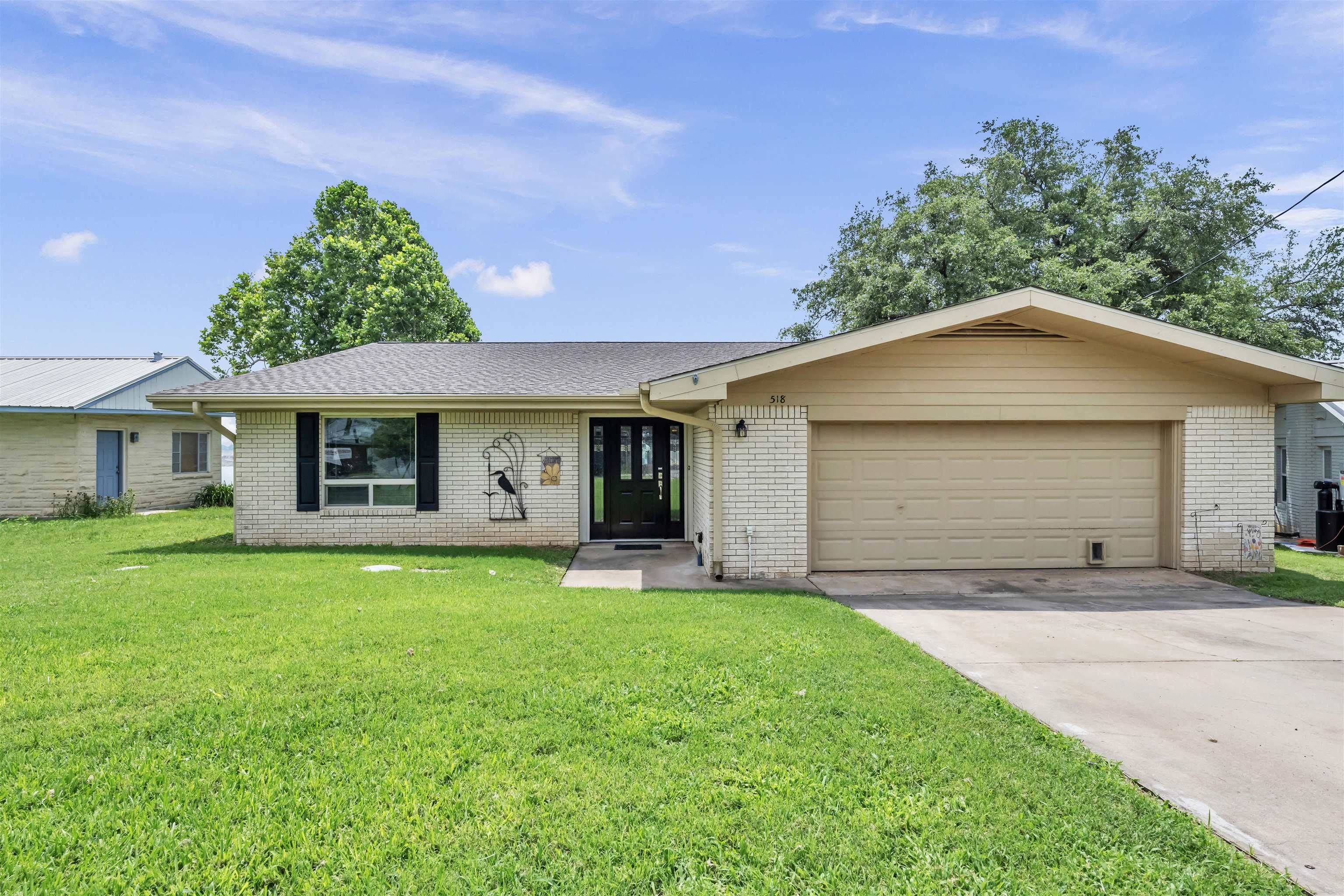 Buchanan Dam, TX 78609,518 Island Lodges DR