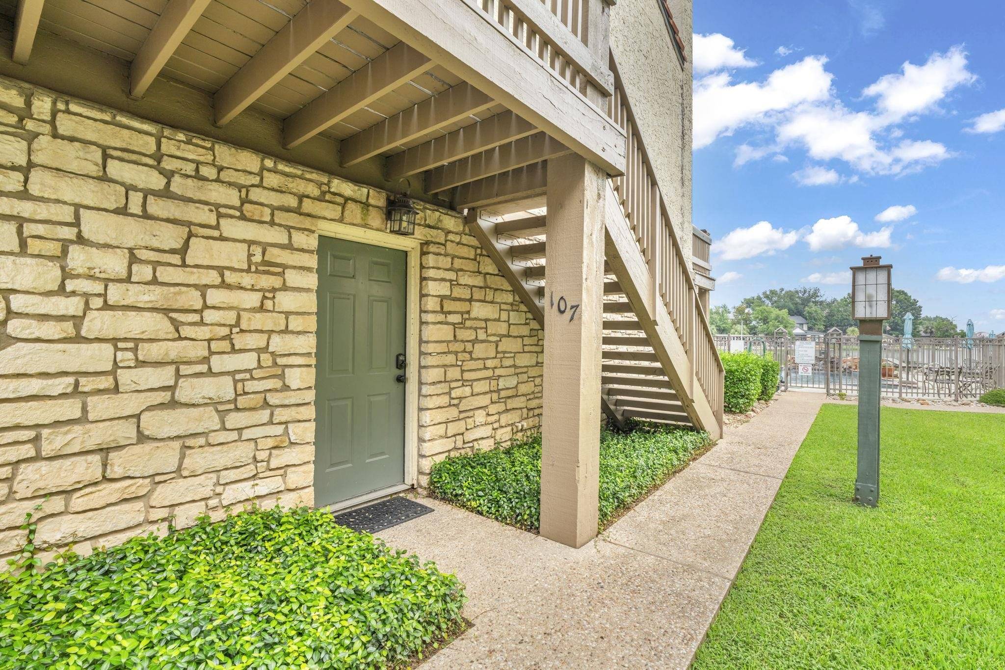 Horseshoe Bay, TX 78657,509 Short Circuit