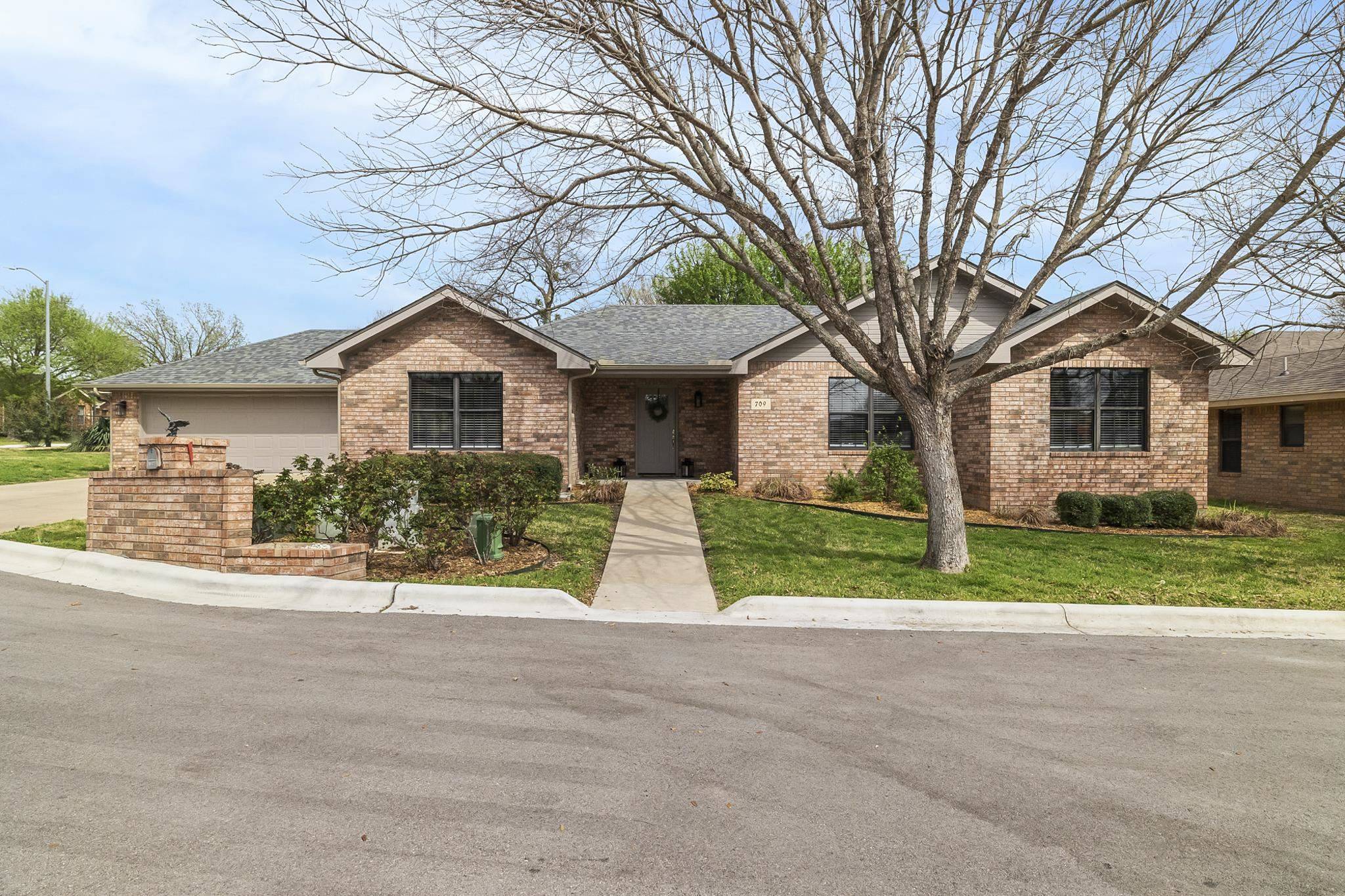 Burnet, TX 78611,709 Applewood DR