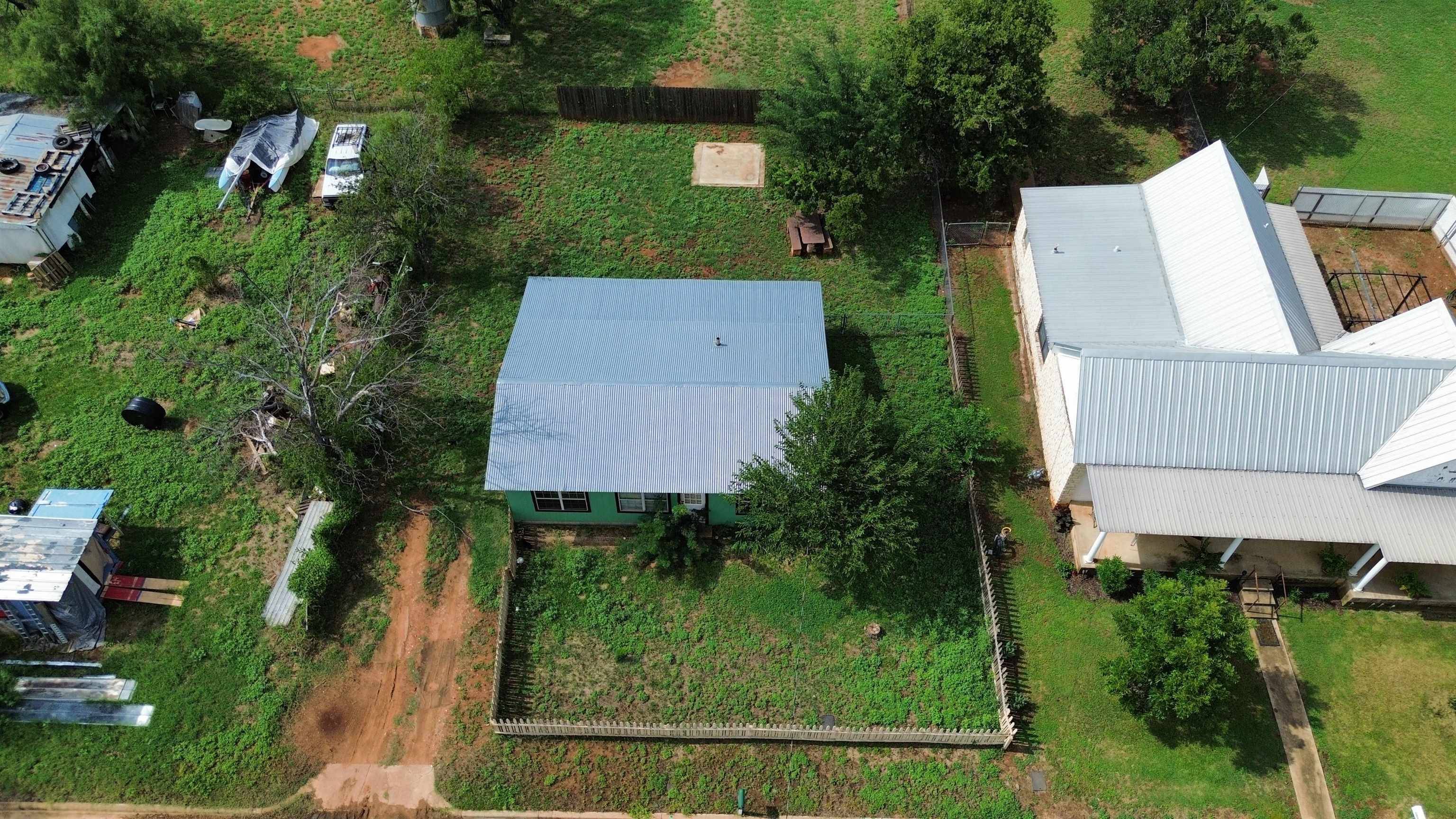 Llano, TX 78643,404 W Haynie St