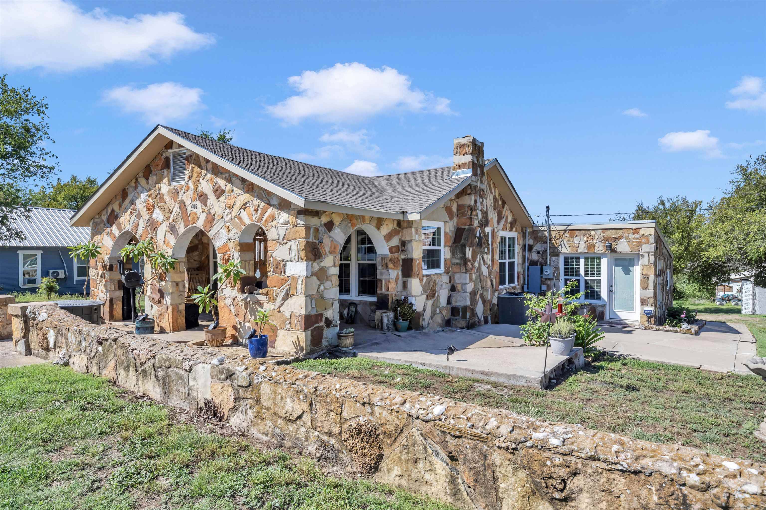 San Saba, TX 76871,405 N Elm