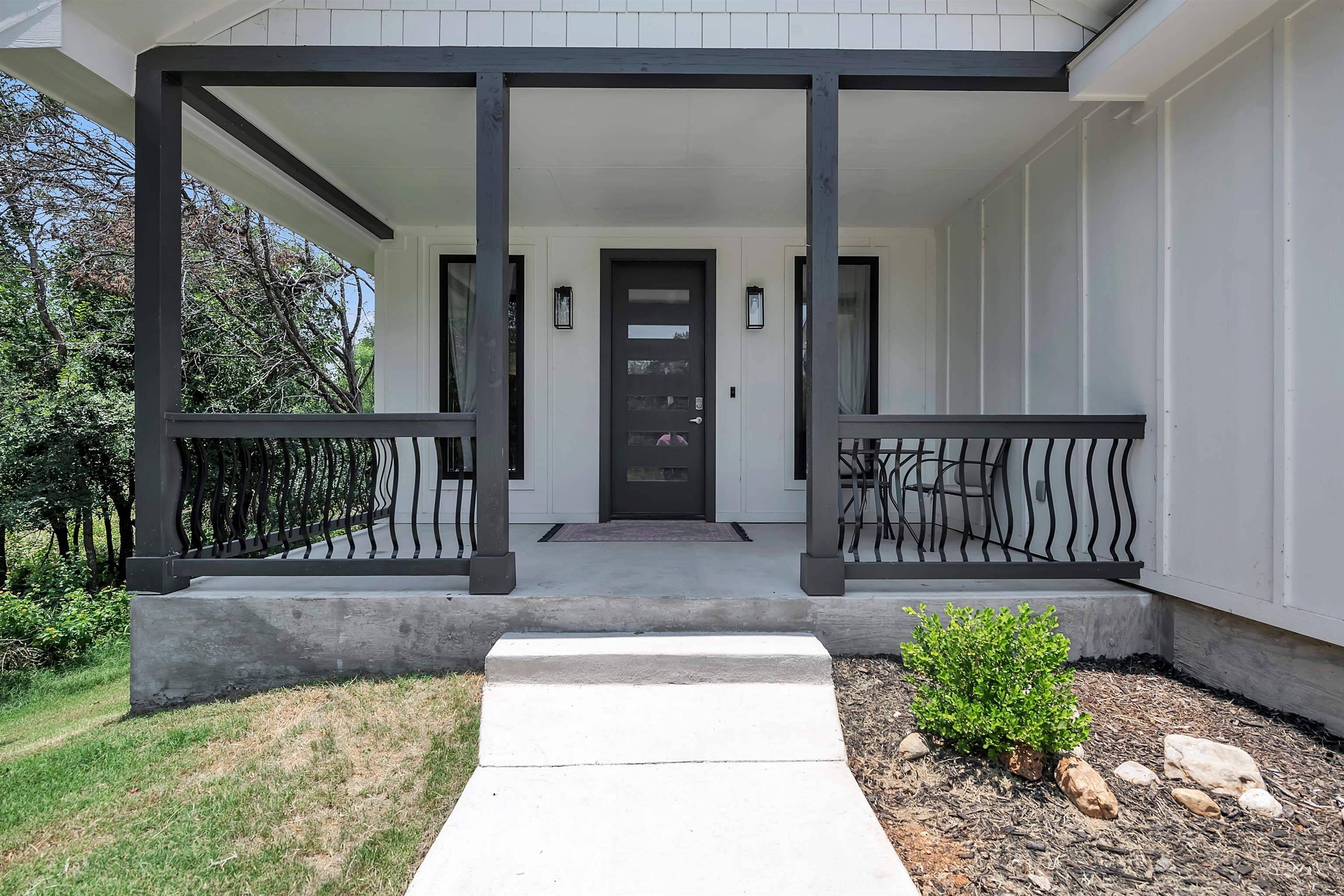 Cottonwood Shores, TX 78657,832 Fir LN