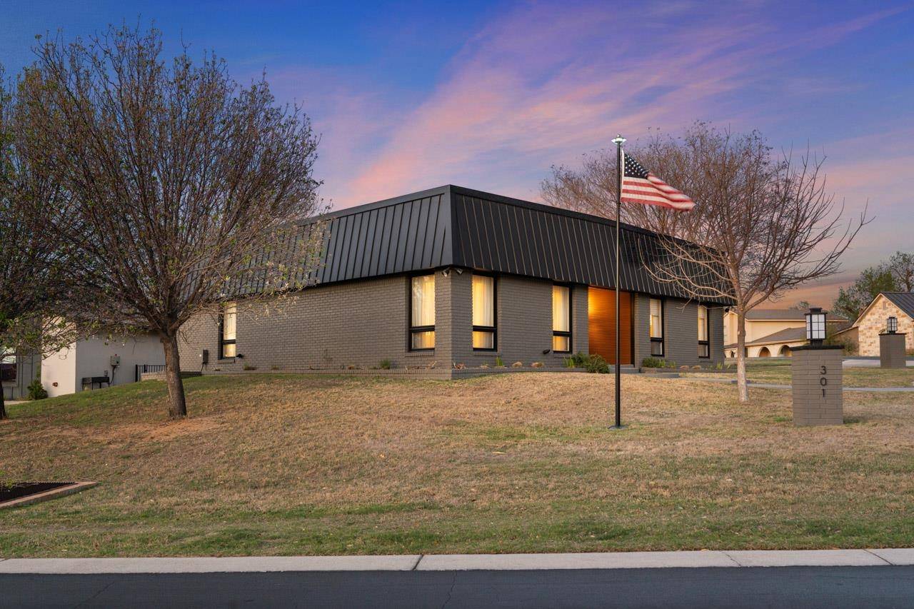 Horseshoe Bay, TX 78657,301 Sombrero