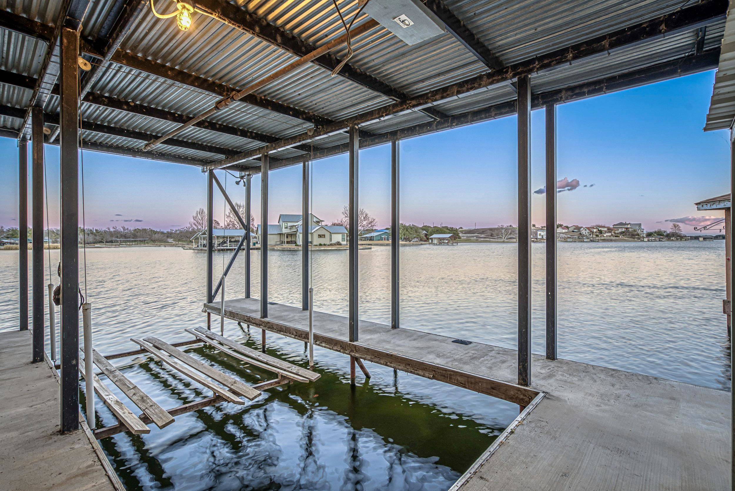 Granite Shoals, TX 78654,609 E Briarway Dr