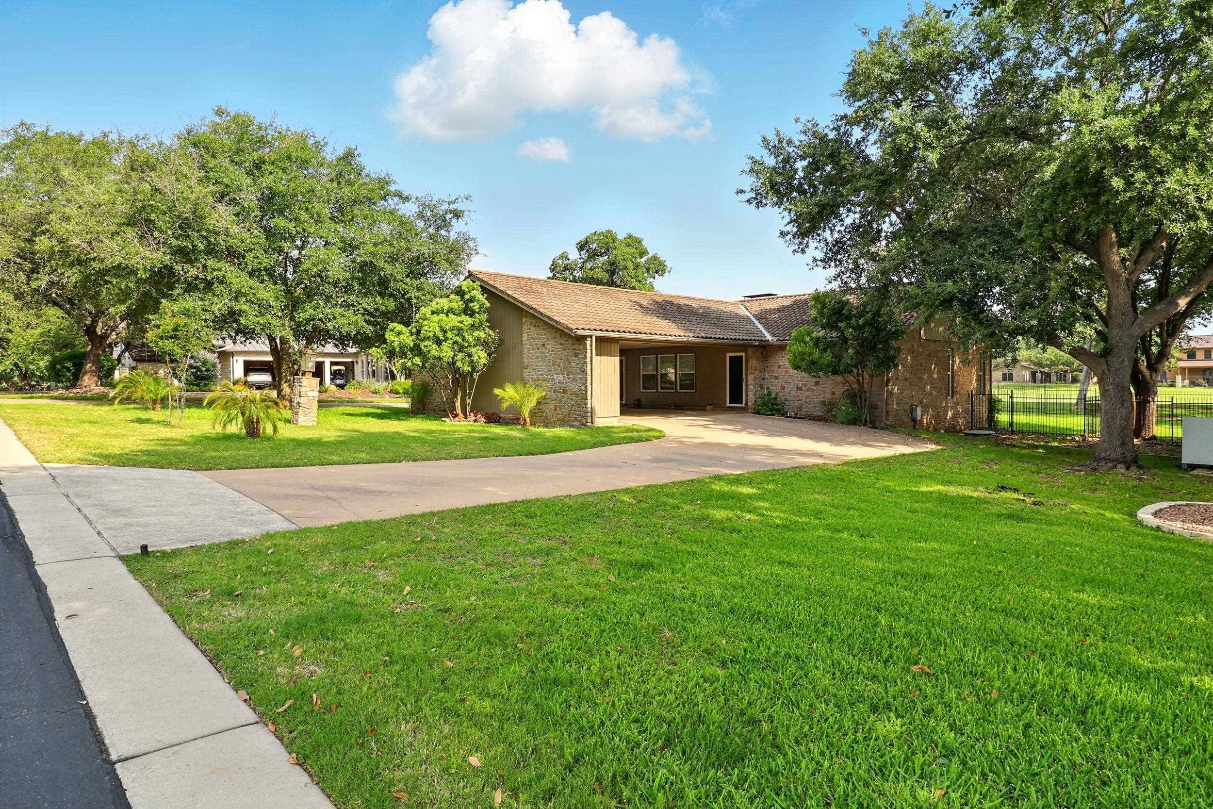 Horseshoe Bay, TX 78657,505 Silver Spur