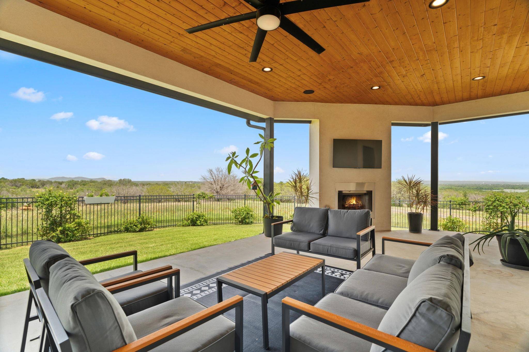 Horseshoe Bay, TX 78657,506 Apache Tears