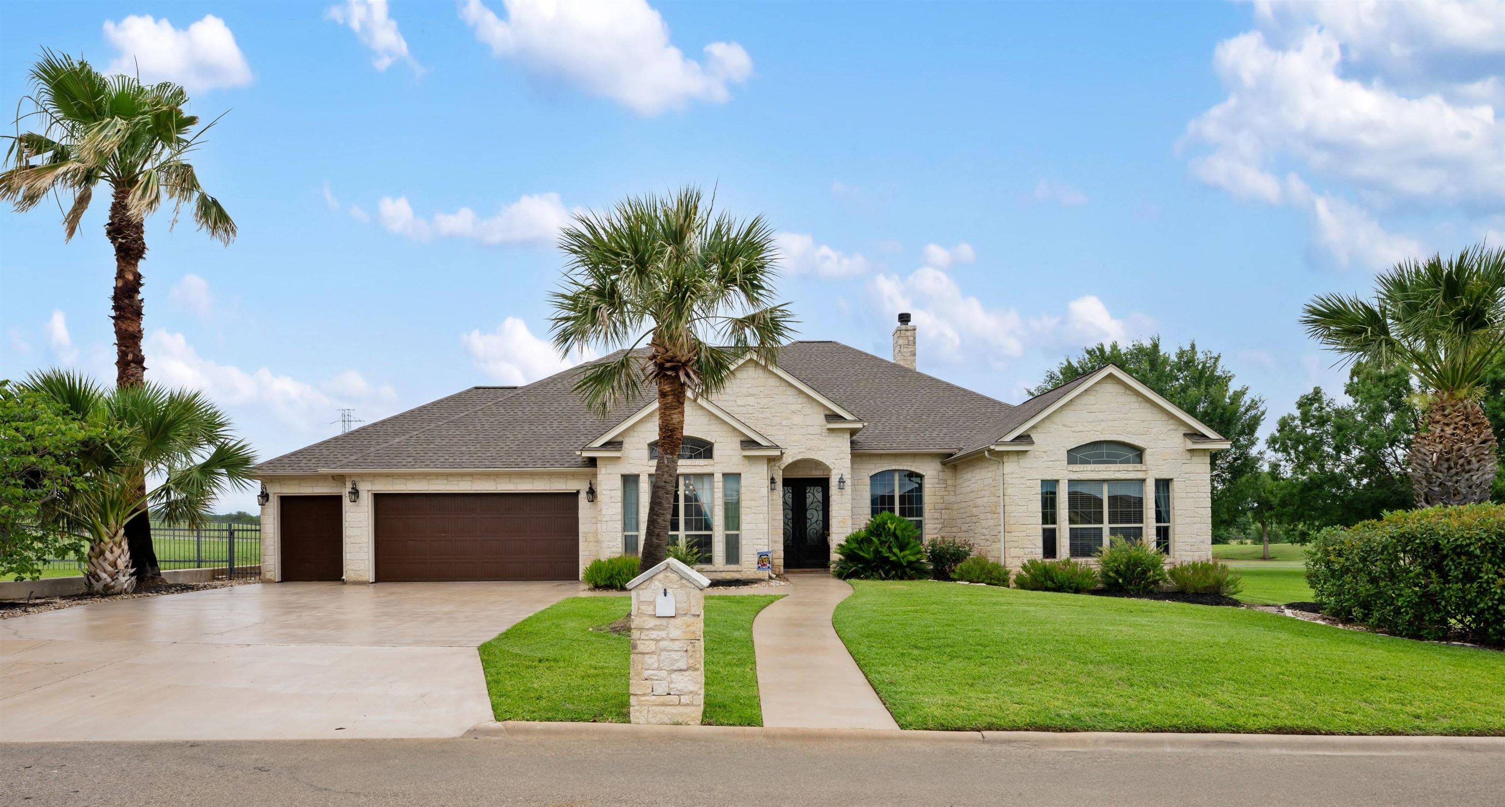 Meadowlakes, TX 78654,419 Firestone DR