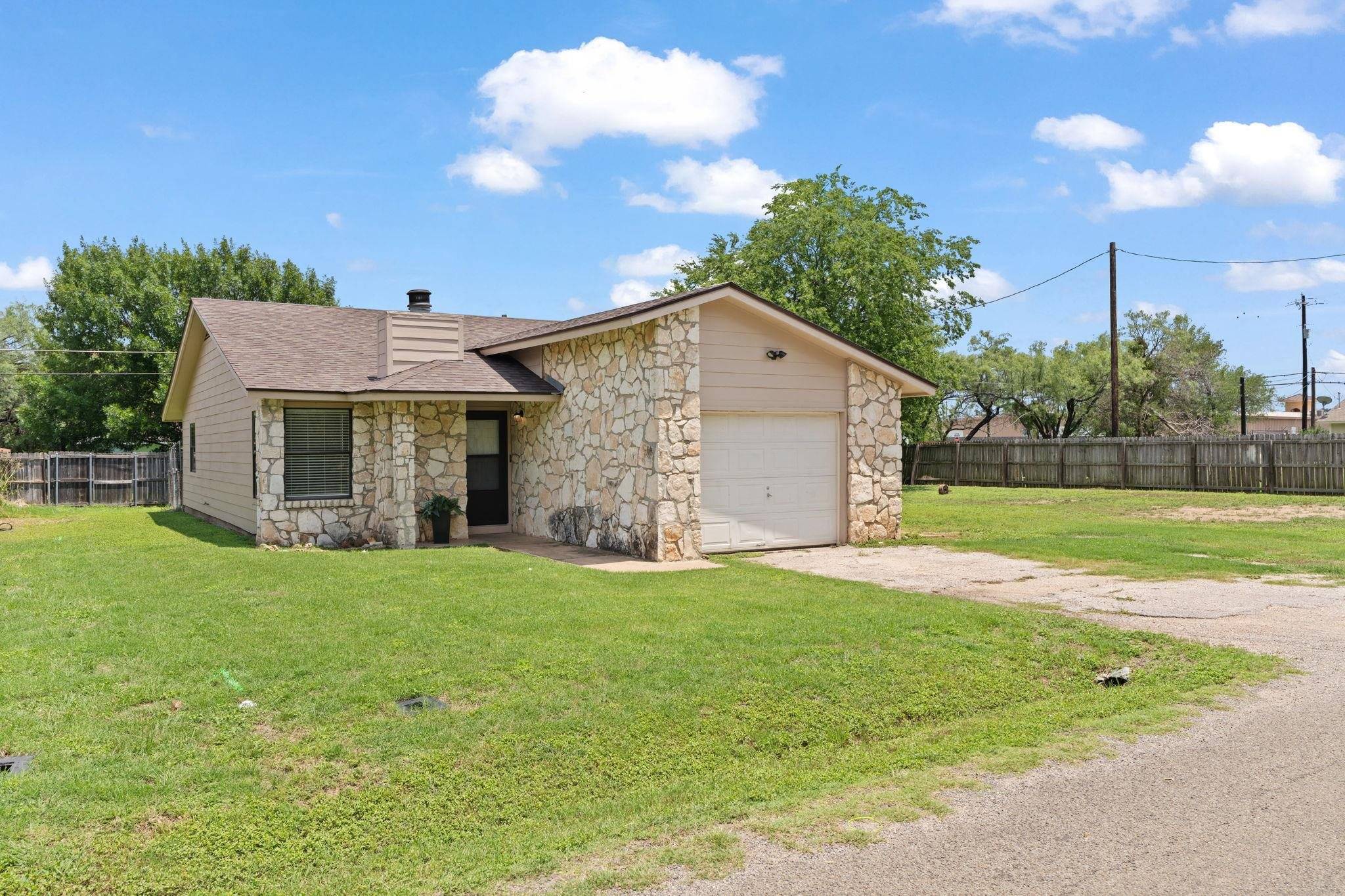 Cottonwood Shores, TX 78654,609 Aspen LN