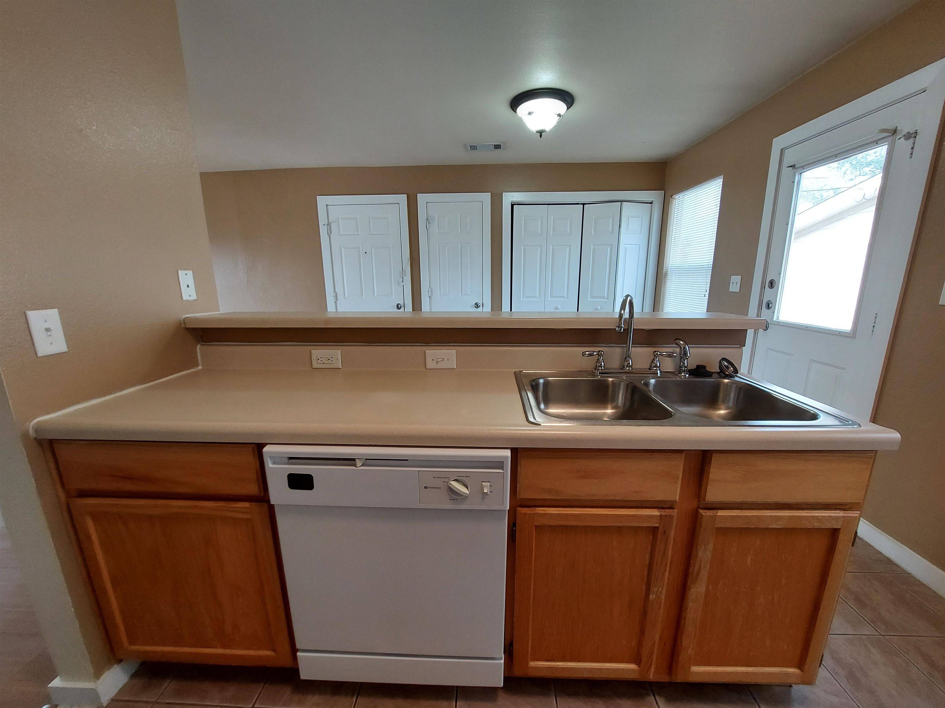 Marble Falls, TX 78654,217 South Avenue S