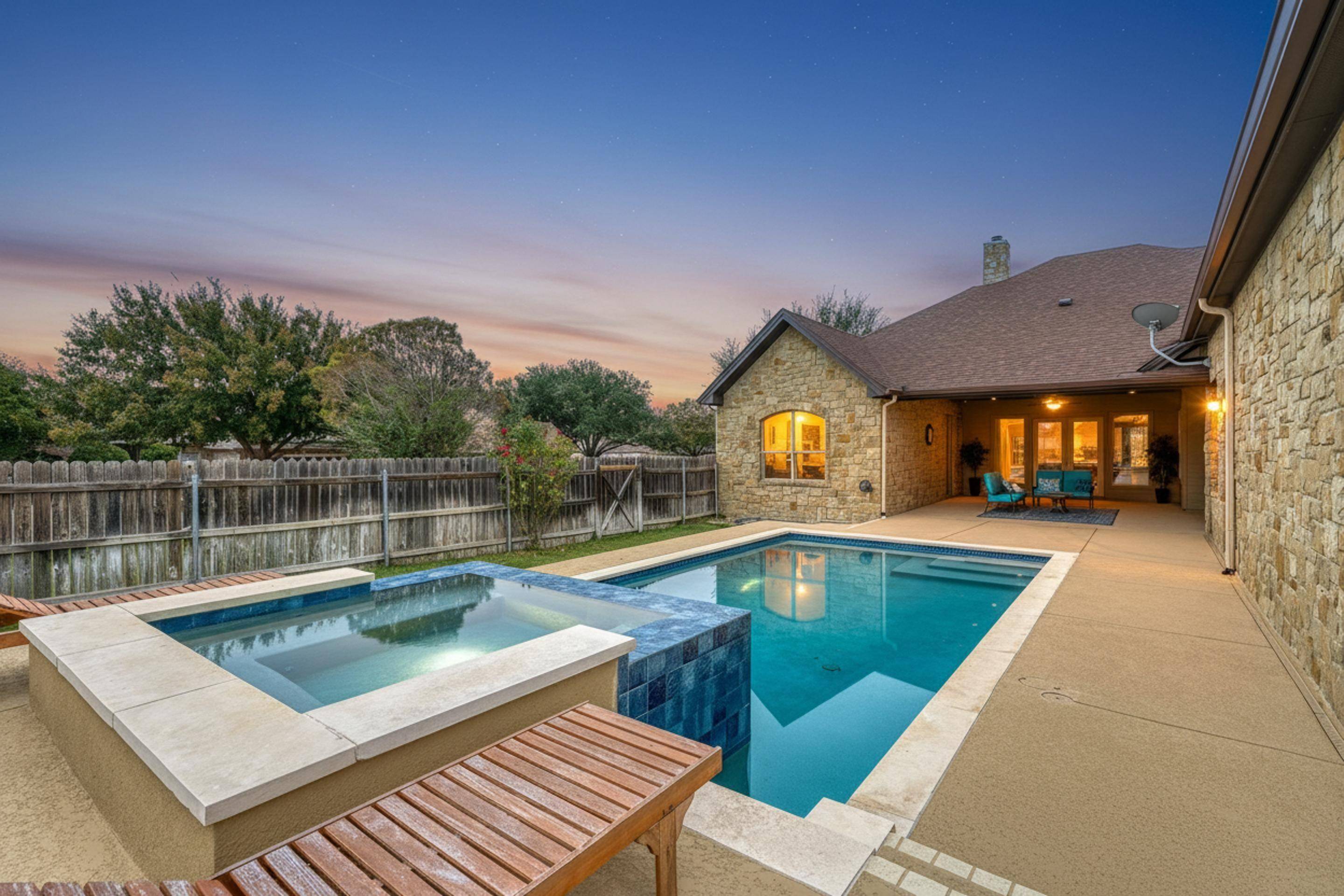 Meadowlakes, TX 78654,114 Preston TRL