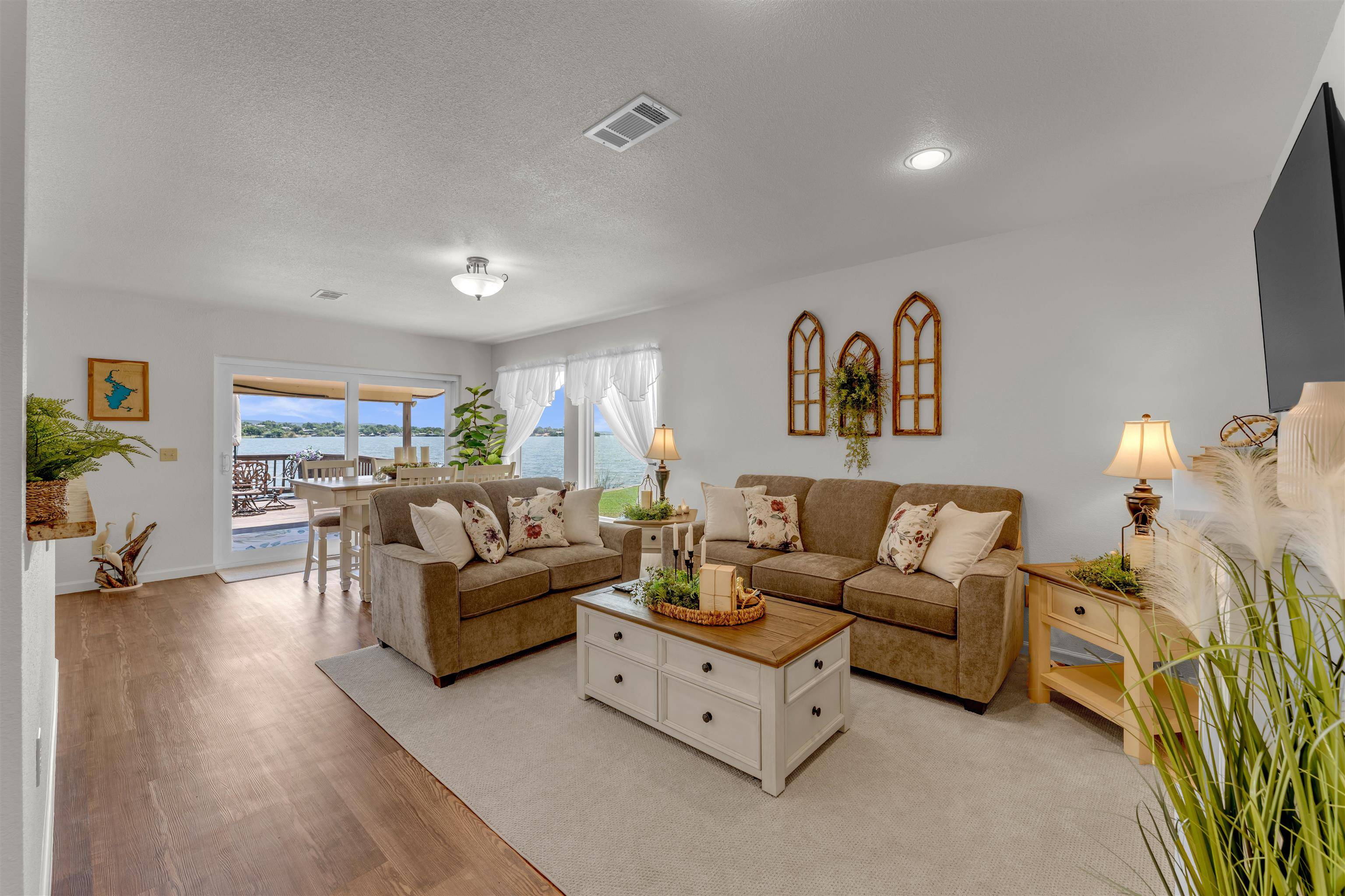 386 Lake LOOP, Tow, TX 78672