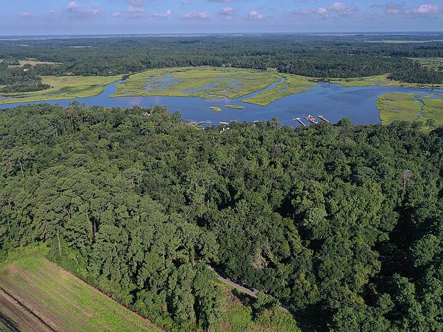 Edisto Island, SC 29438,1520 Creekwood Rd