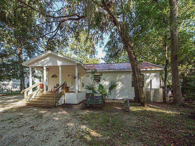 Edisto Island, SC 29438,1520 Creekwood Rd