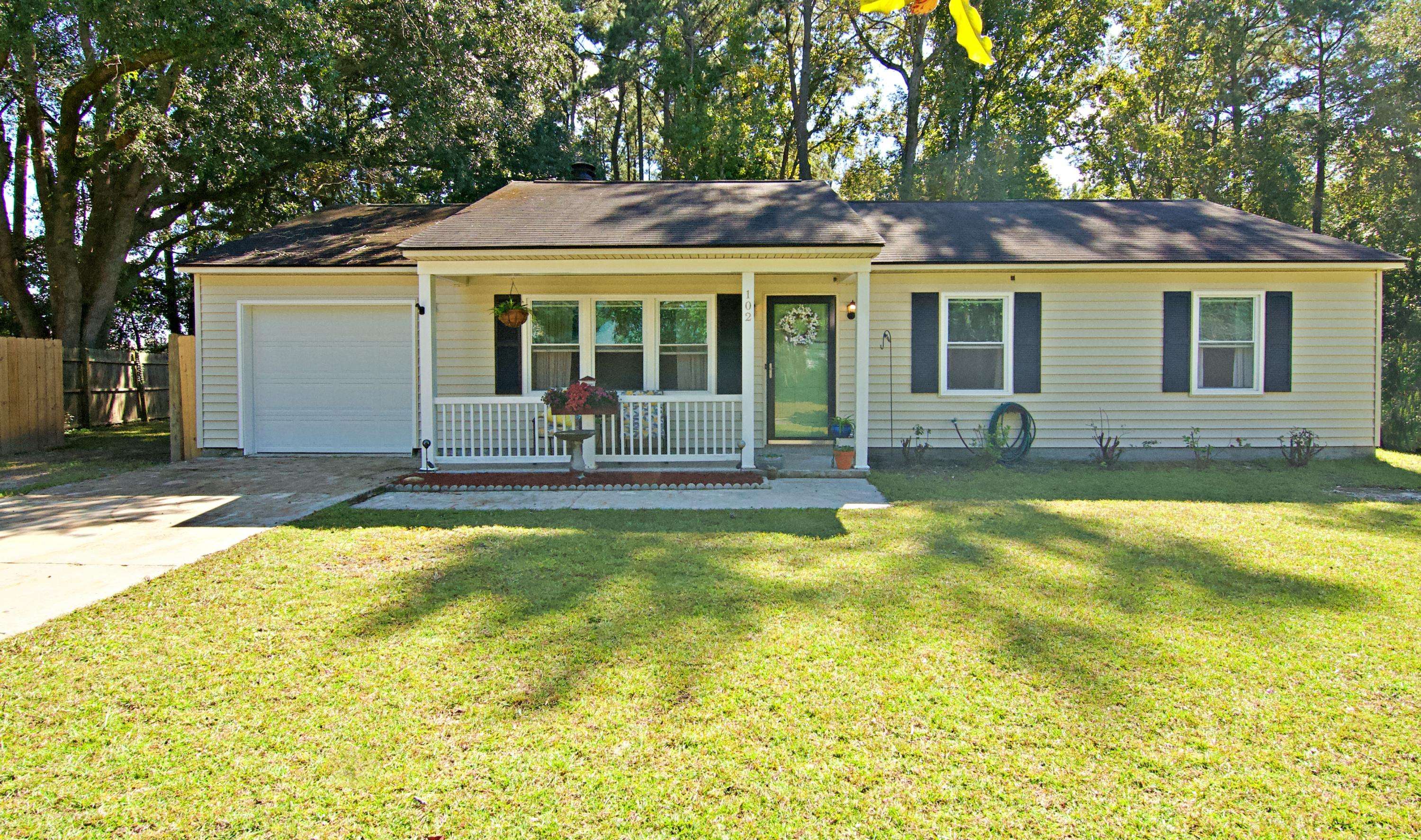 Summerville, SC 29483,102 Birchwood Dr