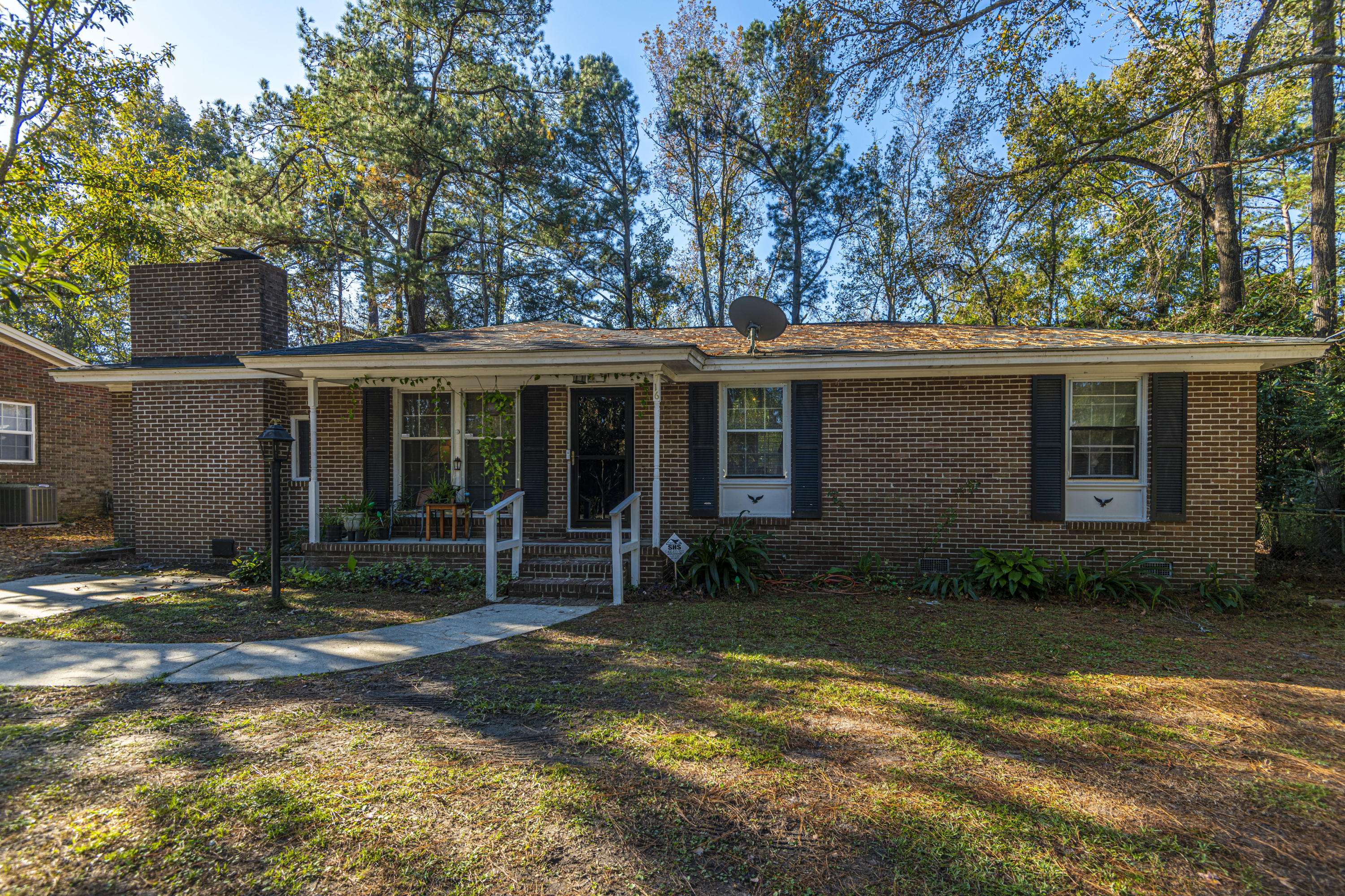 Summerville, SC 29485,716 E 3rd North St