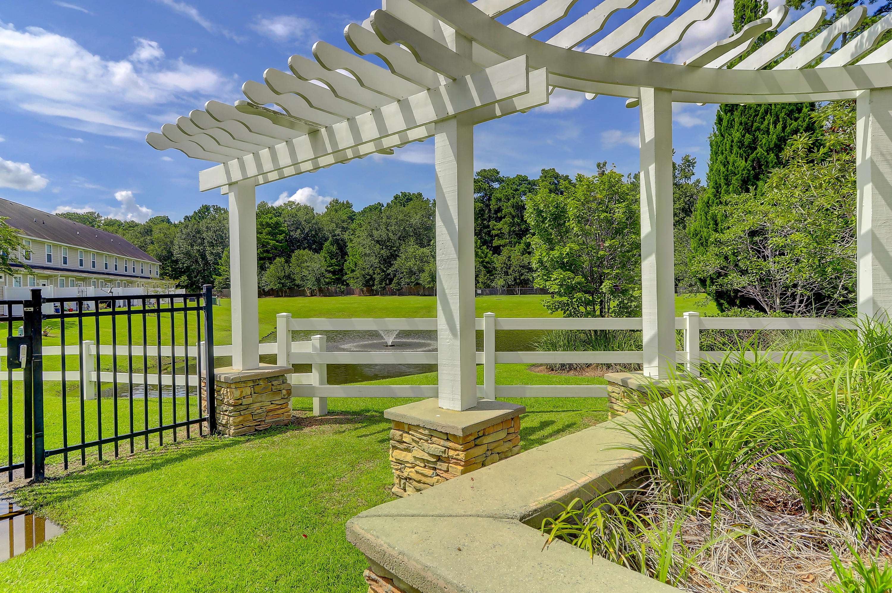 Summerville, SC 29483,104 Hemingway Cir