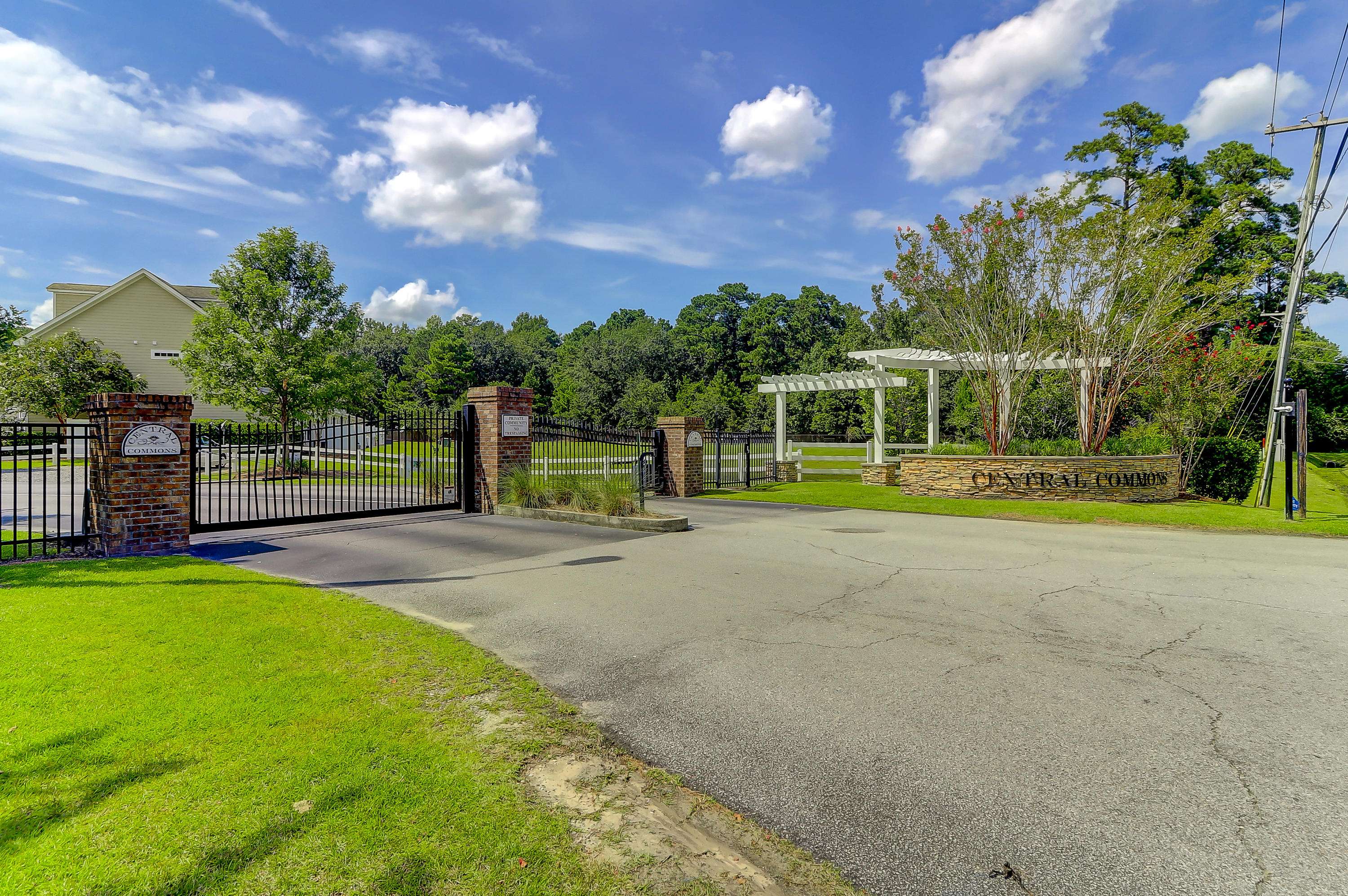 Summerville, SC 29483,104 Hemingway Cir