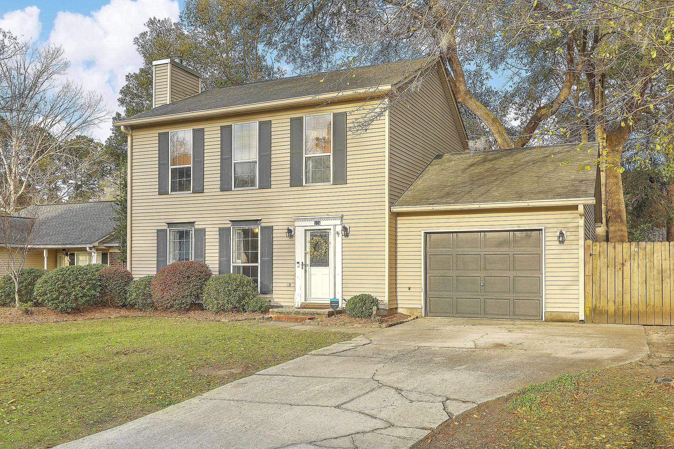 Summerville, SC 29485,104 Parish Parc Dr