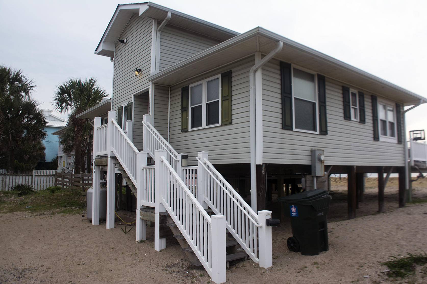 Edisto Island, SC 29438,206 Palmetto Blvd