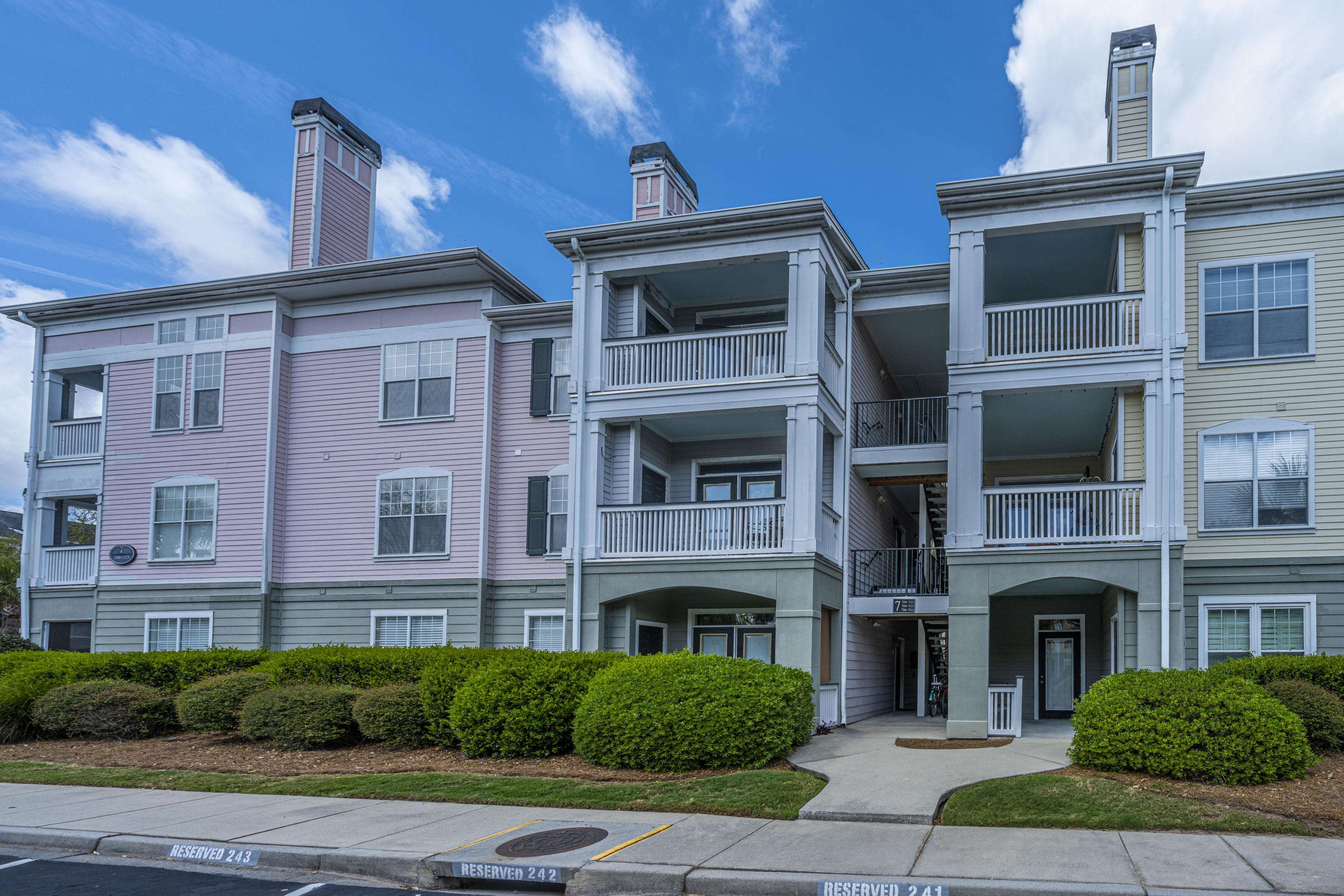 Charleston, SC 29492,130 River Landing Dr #7315