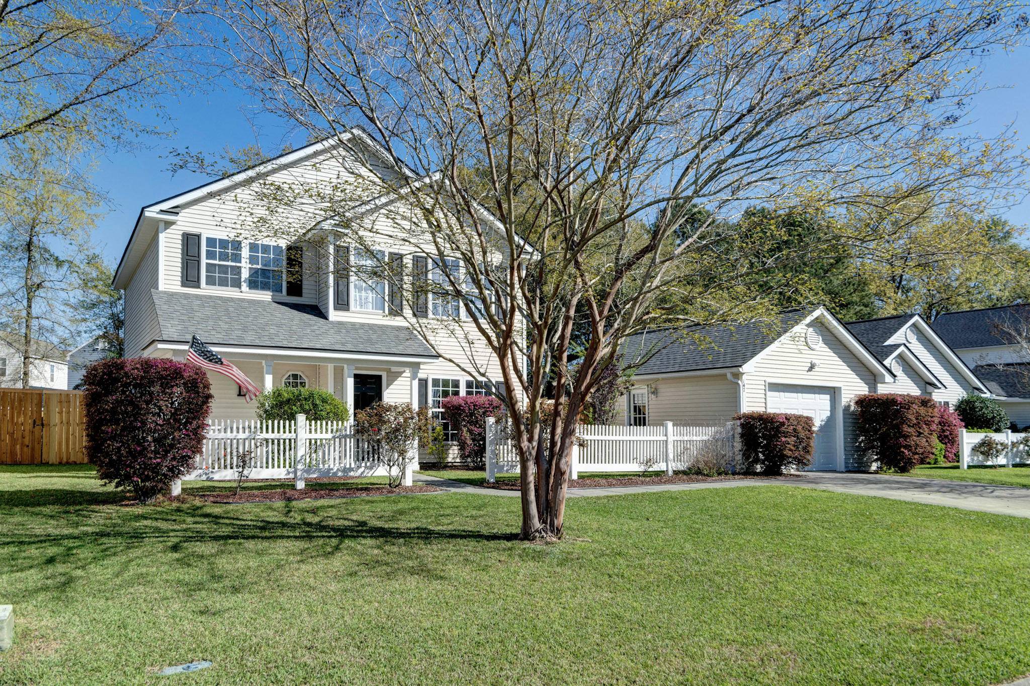 Summerville, SC 29483,147 Moon Dance Ln