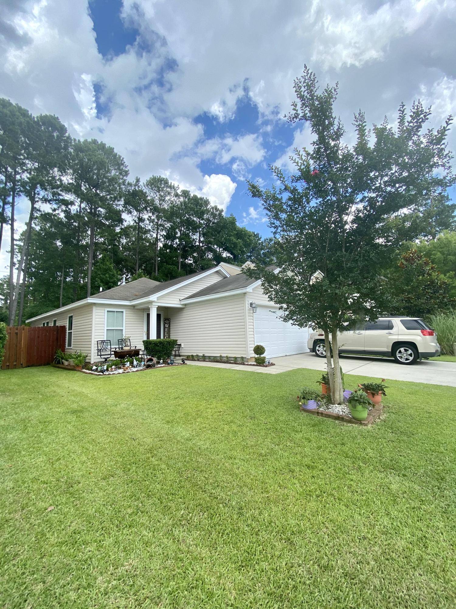 Ladson, SC 29456,3712 Crescent Way