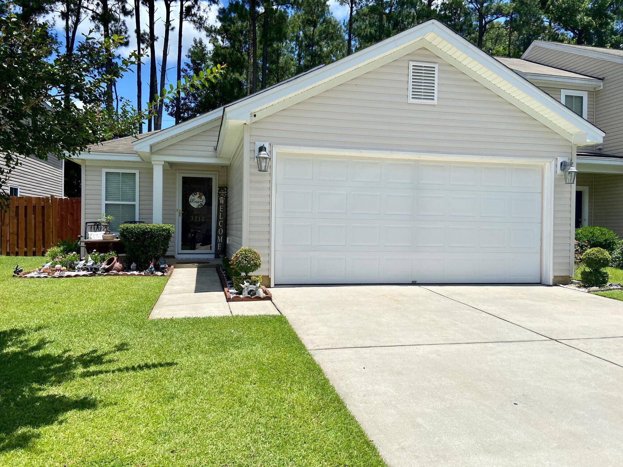 Ladson, SC 29456,3712 Crescent Way