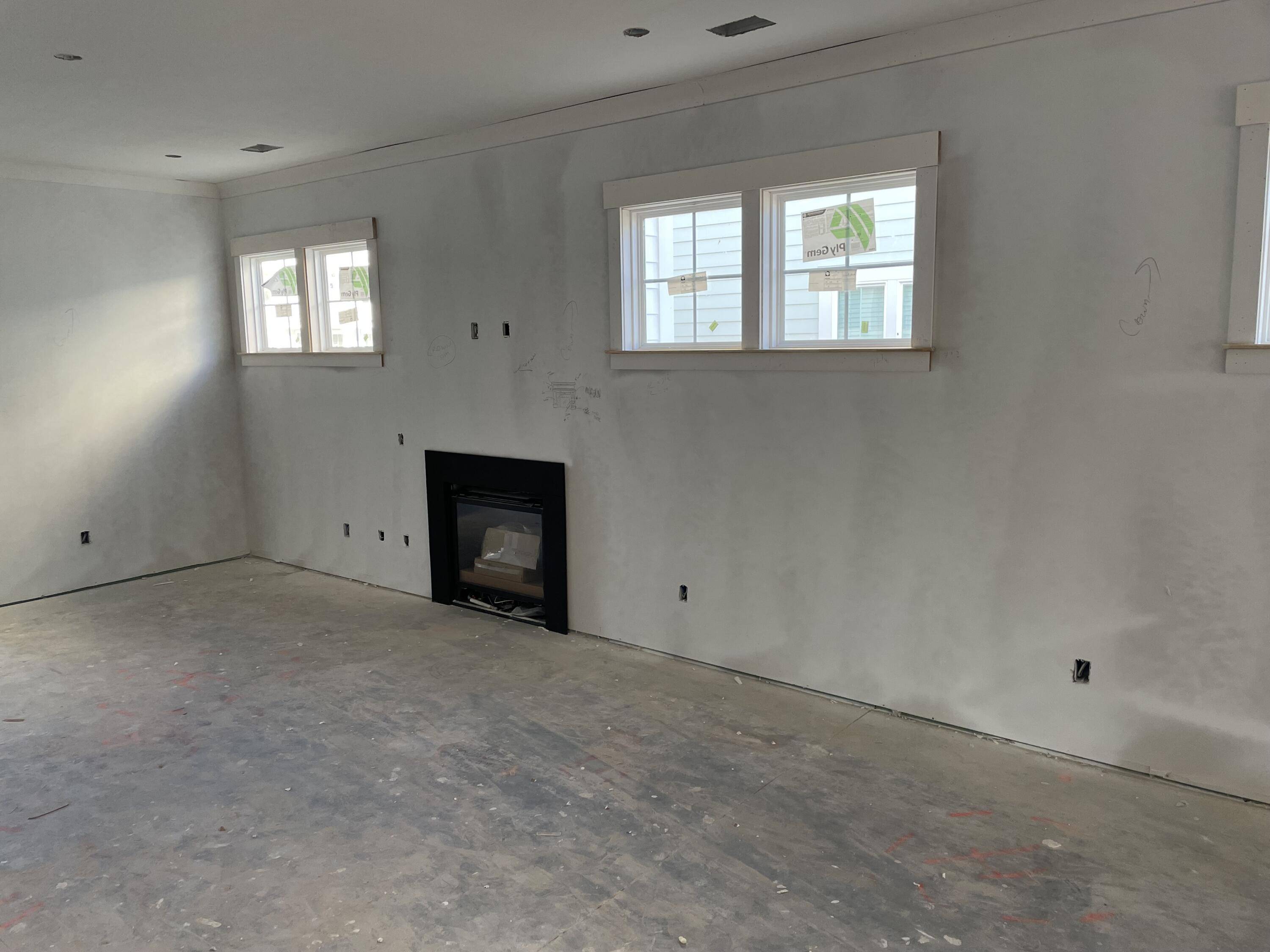 Summerville, SC 29486,661 Blueway Ave