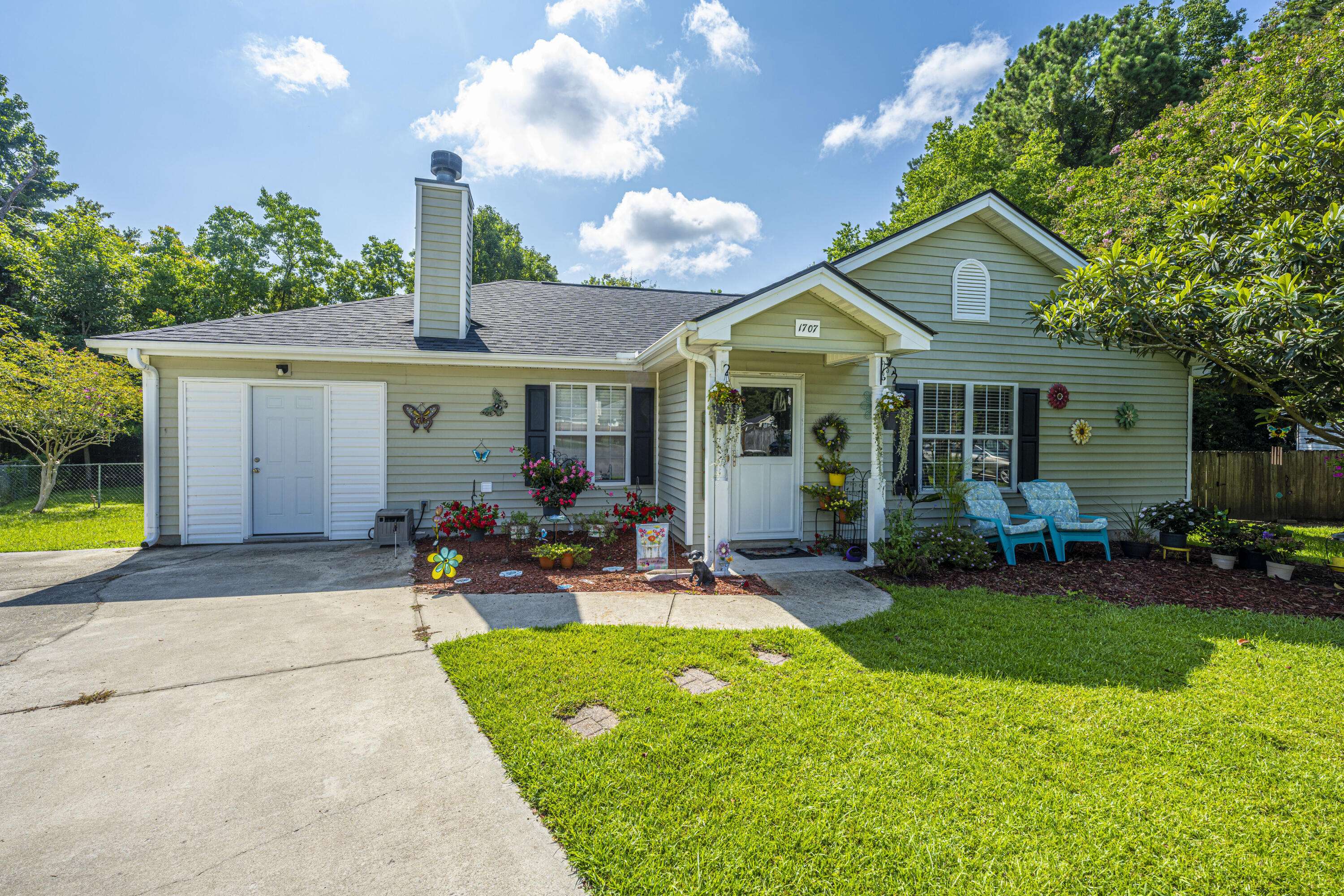 Hanahan, SC 29410,1707 Pheasant Ln