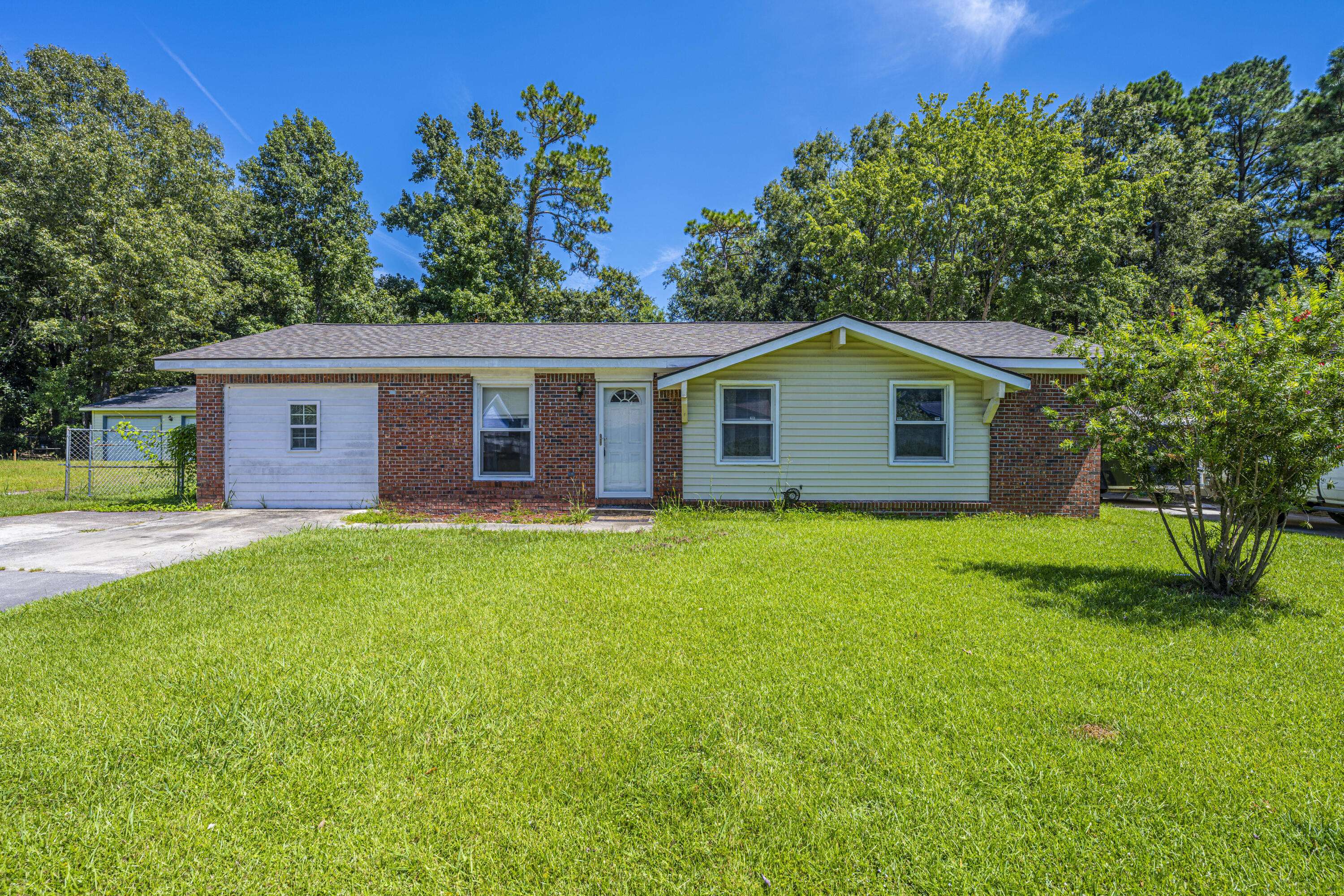 Summerville, SC 29486,106 Pine Ct