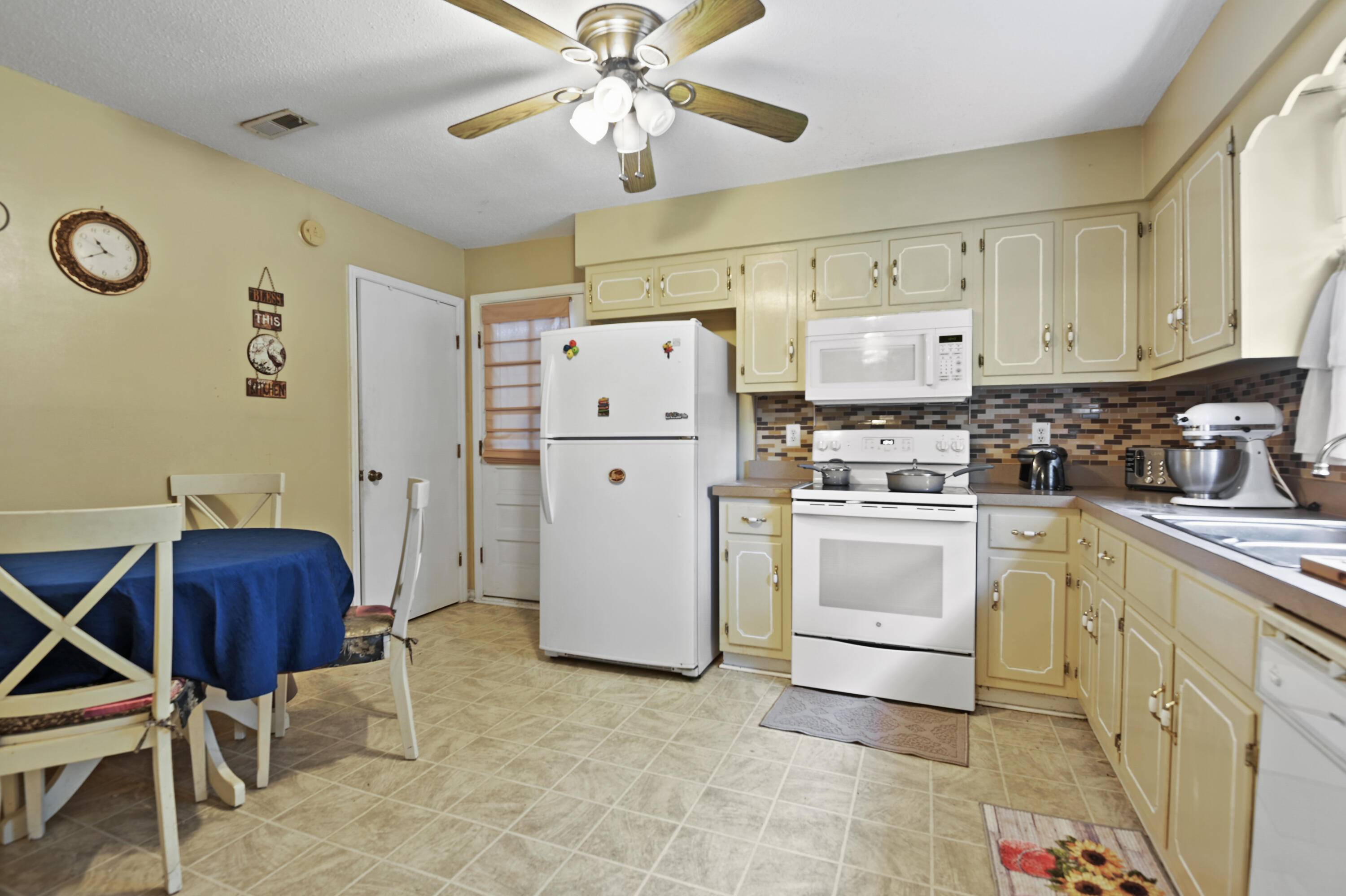 Walterboro, SC 29488,415 Hazel St