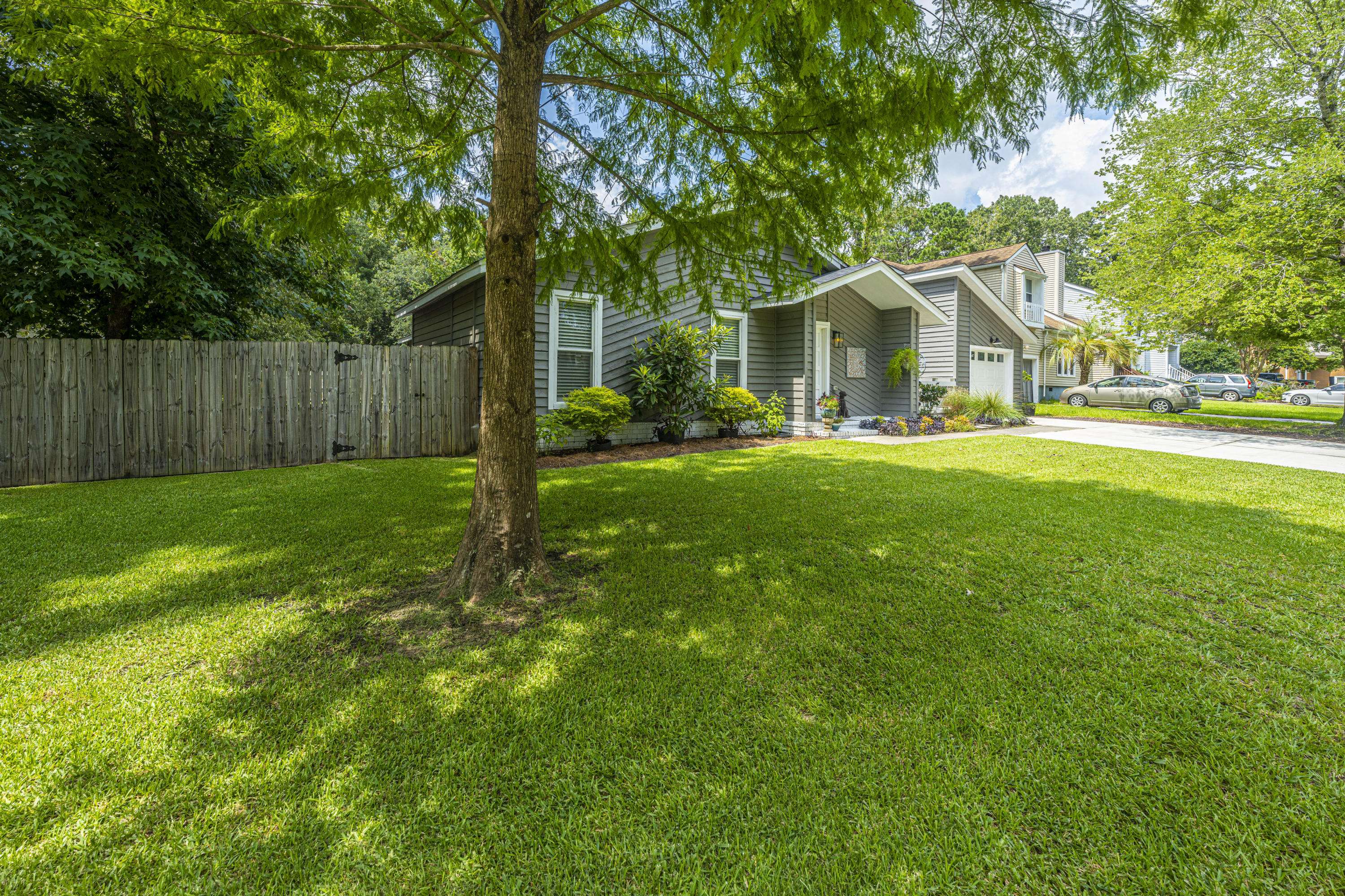 North Charleston, SC 29418,122 Weatherbark Cir