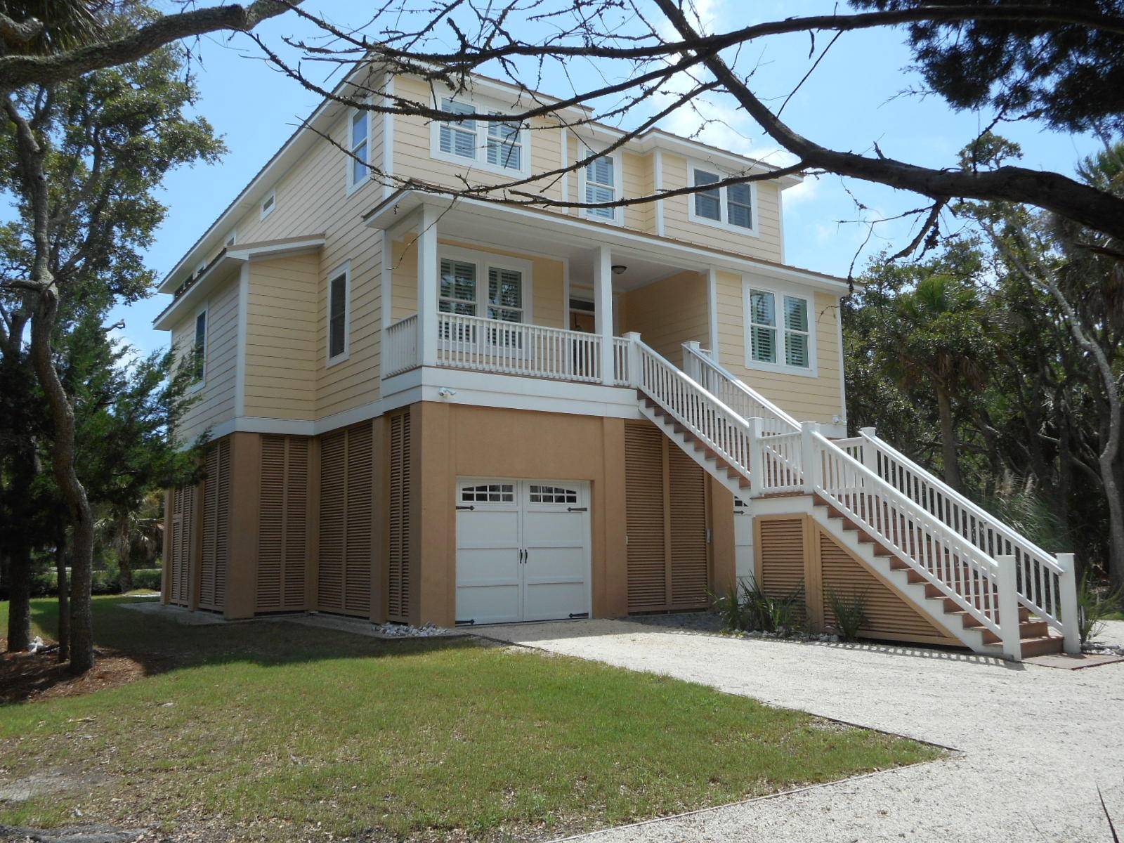 Edisto Island, SC 29438,4 Sharks Tooth Cir