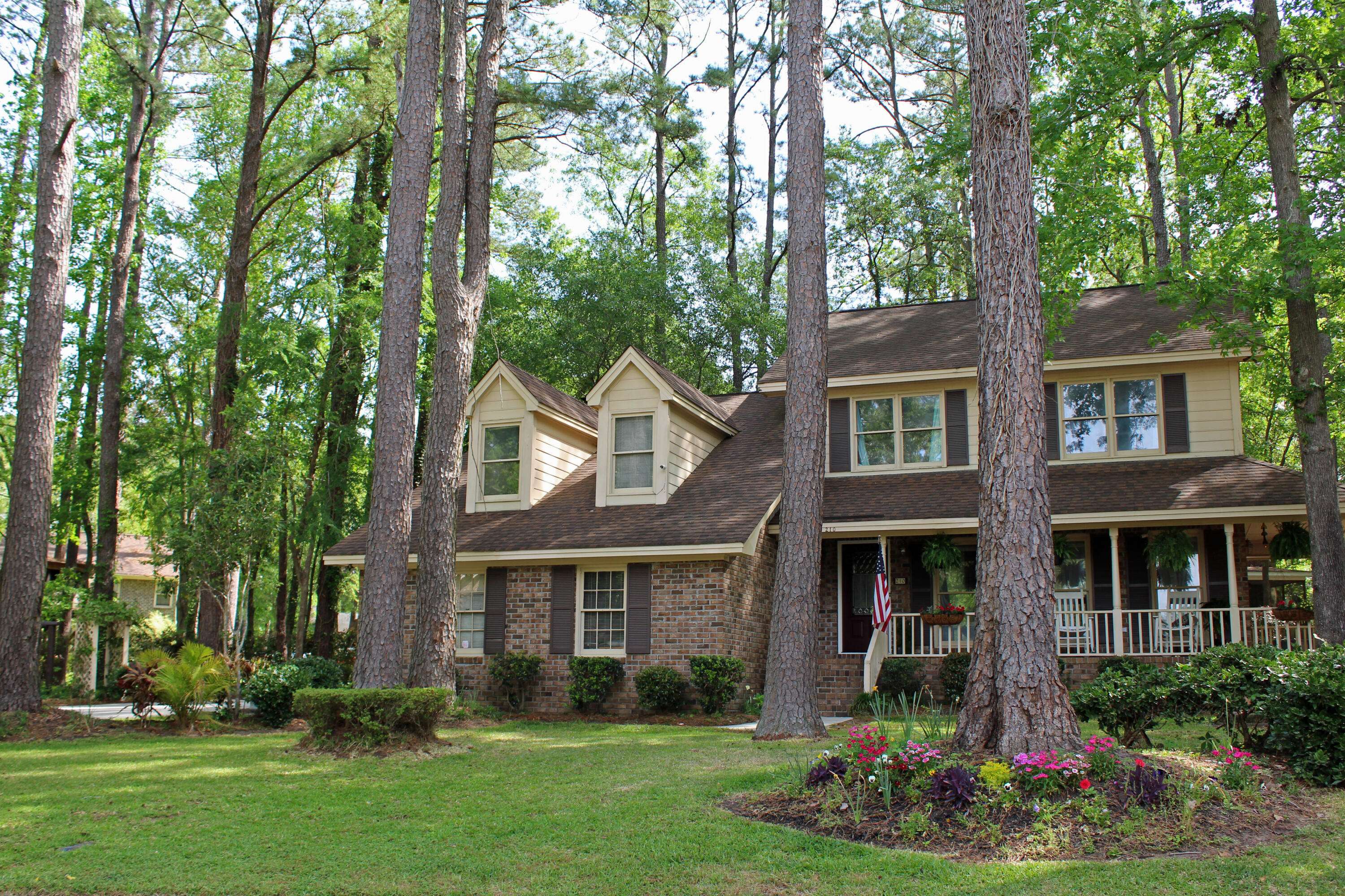 Summerville, SC 29485,210 Kent Ct