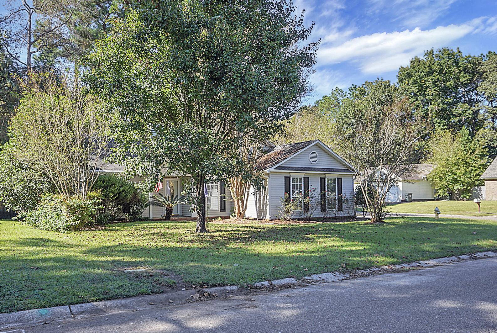 Summerville, SC 29485,122 Pipestone Dr