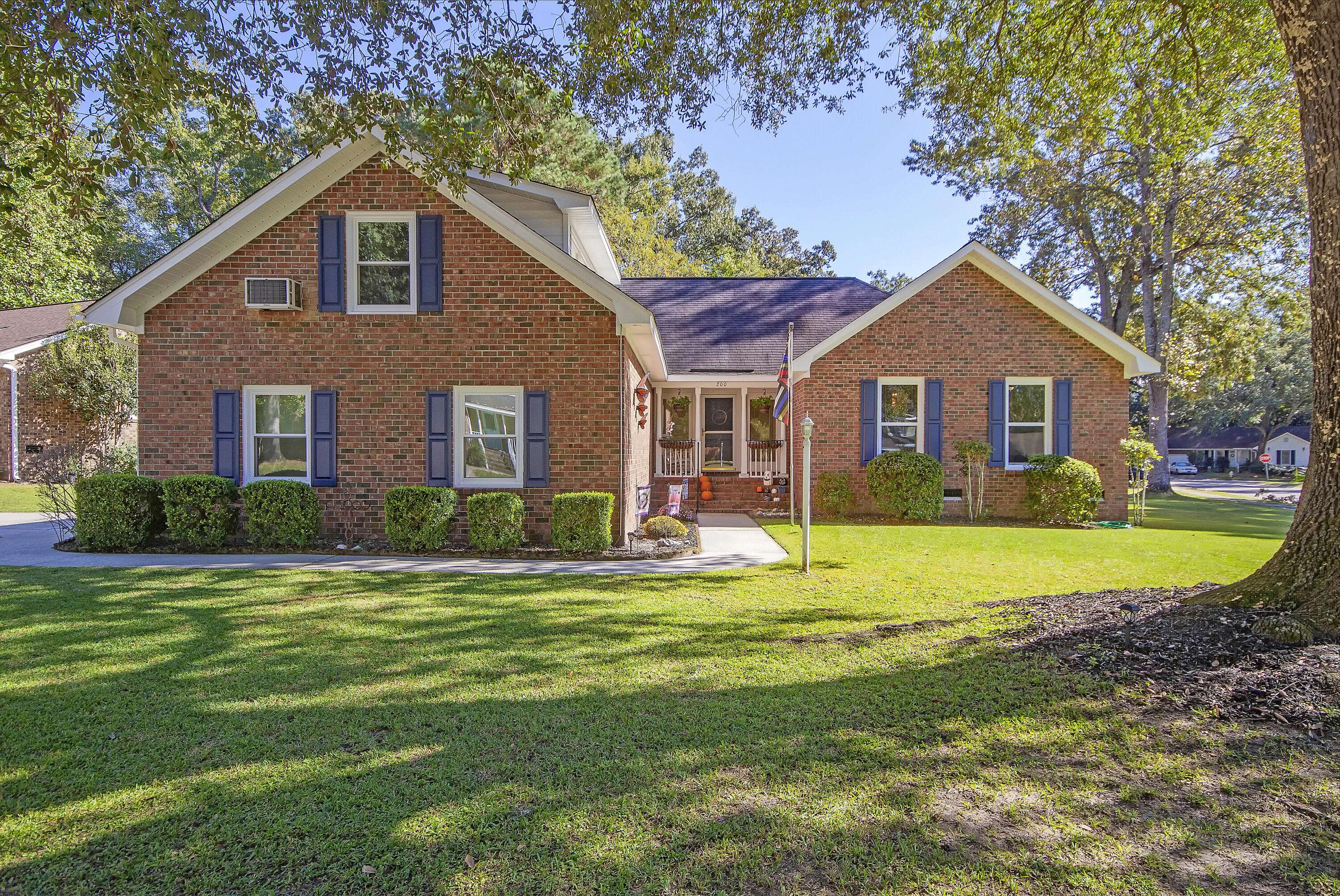 Summerville, SC 29485,200 Kent Ct