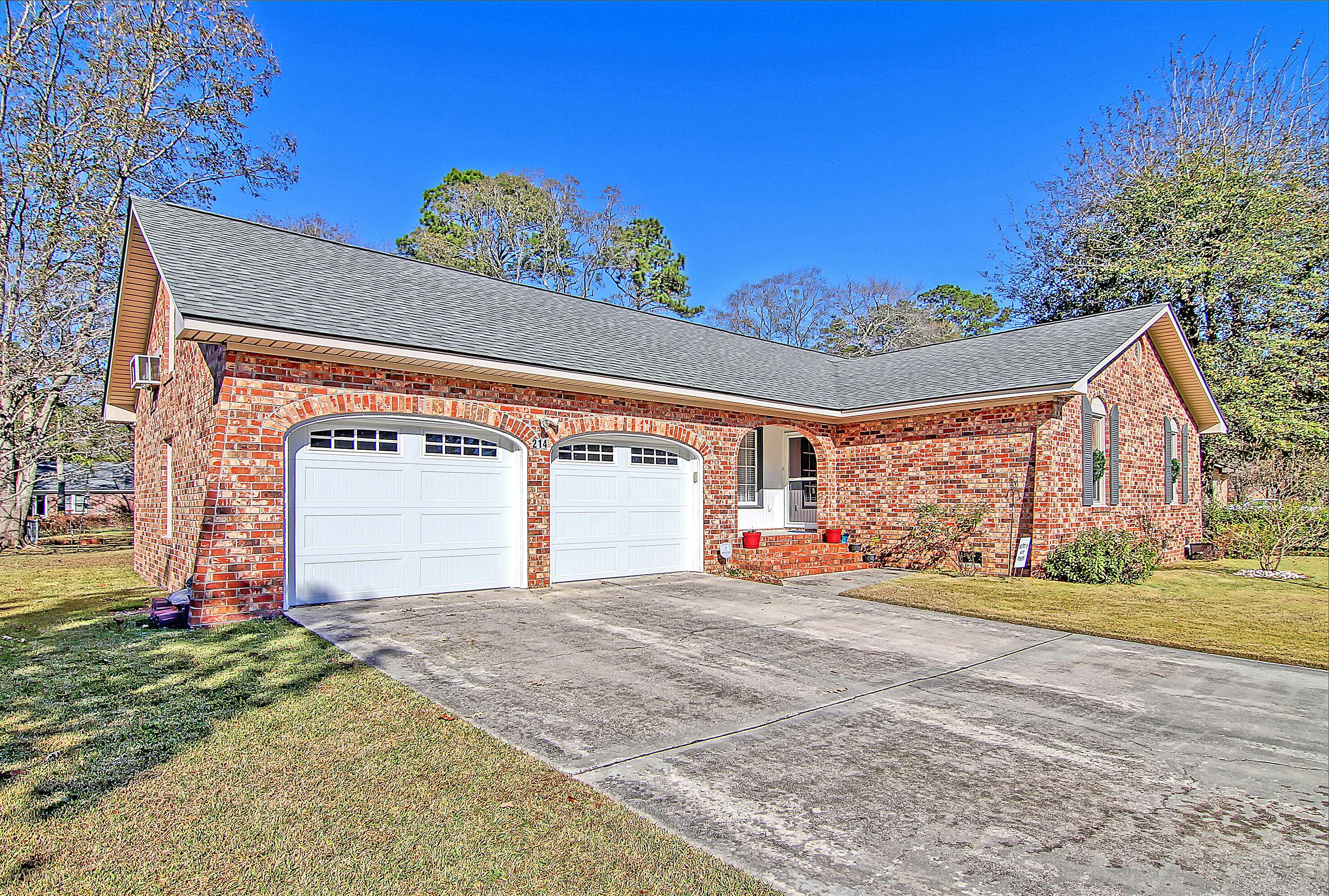 Summerville, SC 29485,214 Chessington Cir