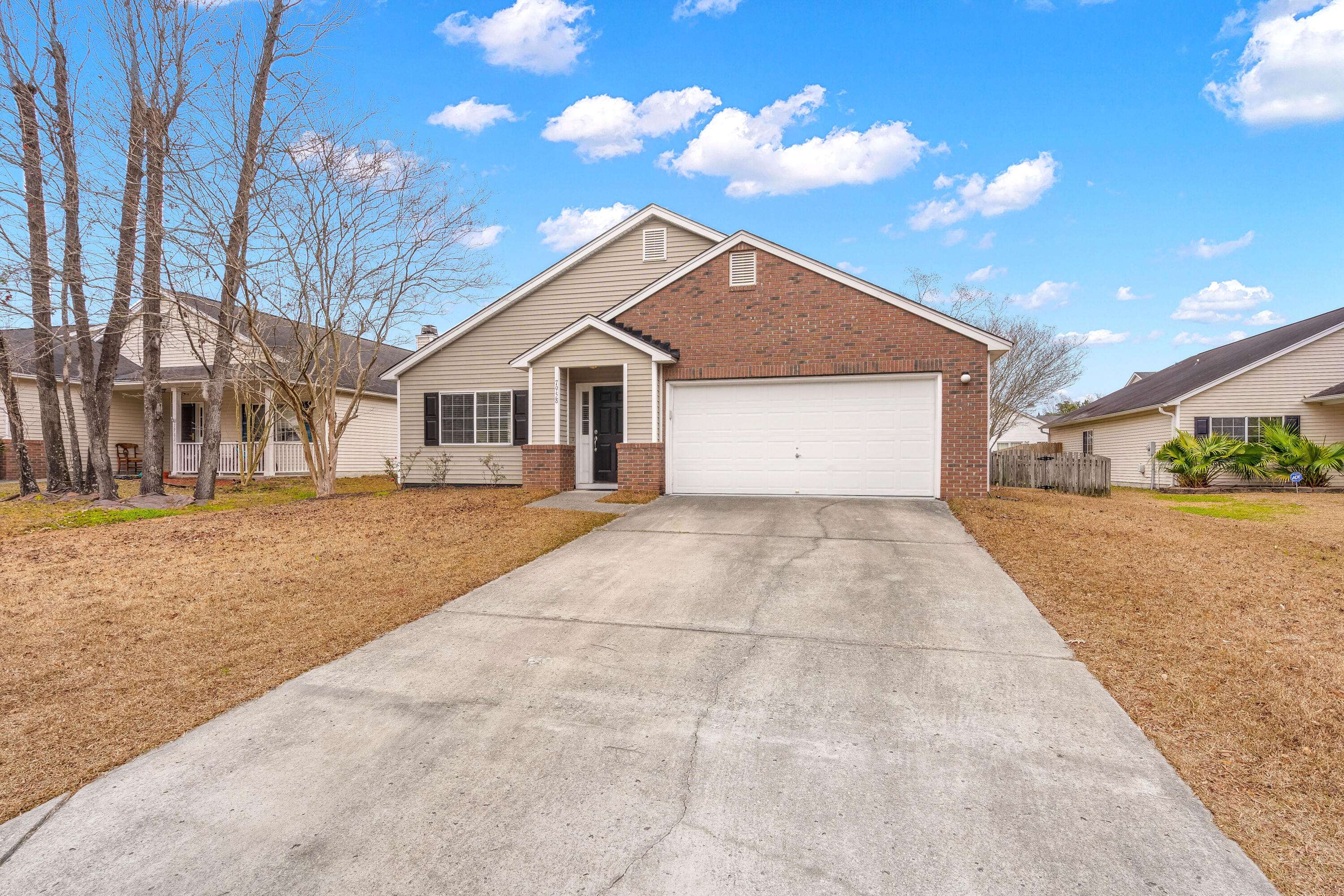 North Charleston, SC 29406,7958 Long Shadow Ln