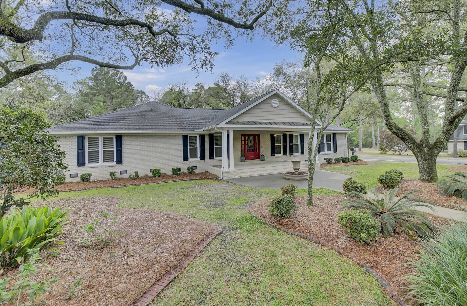 Summerville, SC 29483,100 Fairway Dr